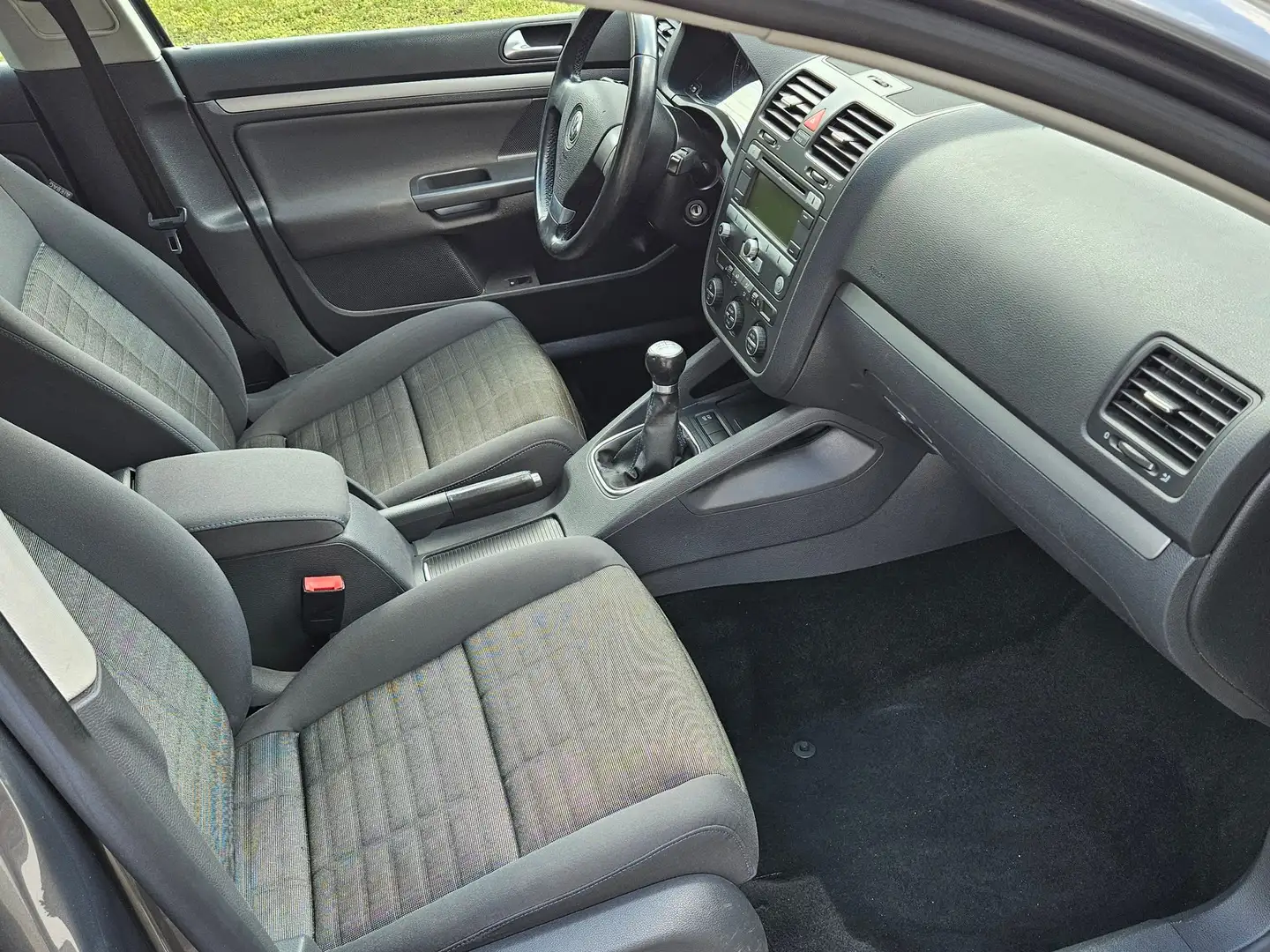 Volkswagen Golf Tour Grau - 2