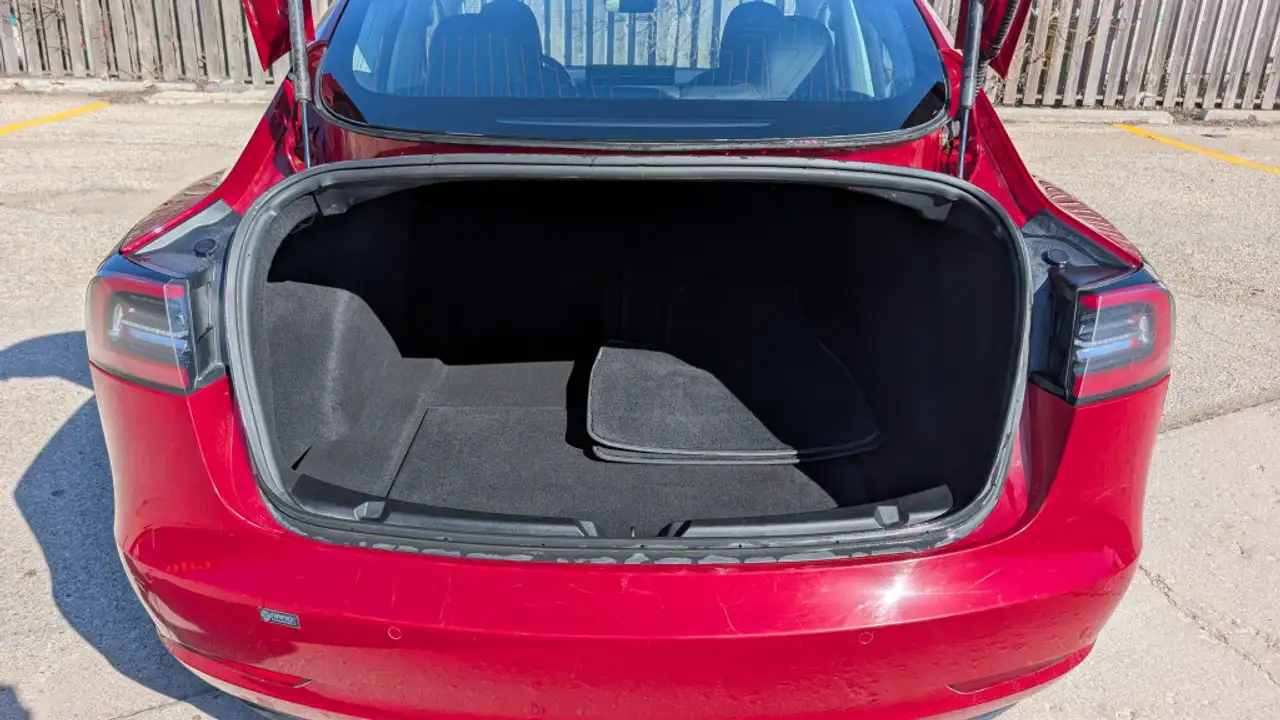 Tesla Model 3 fotografie Tesla Model 3