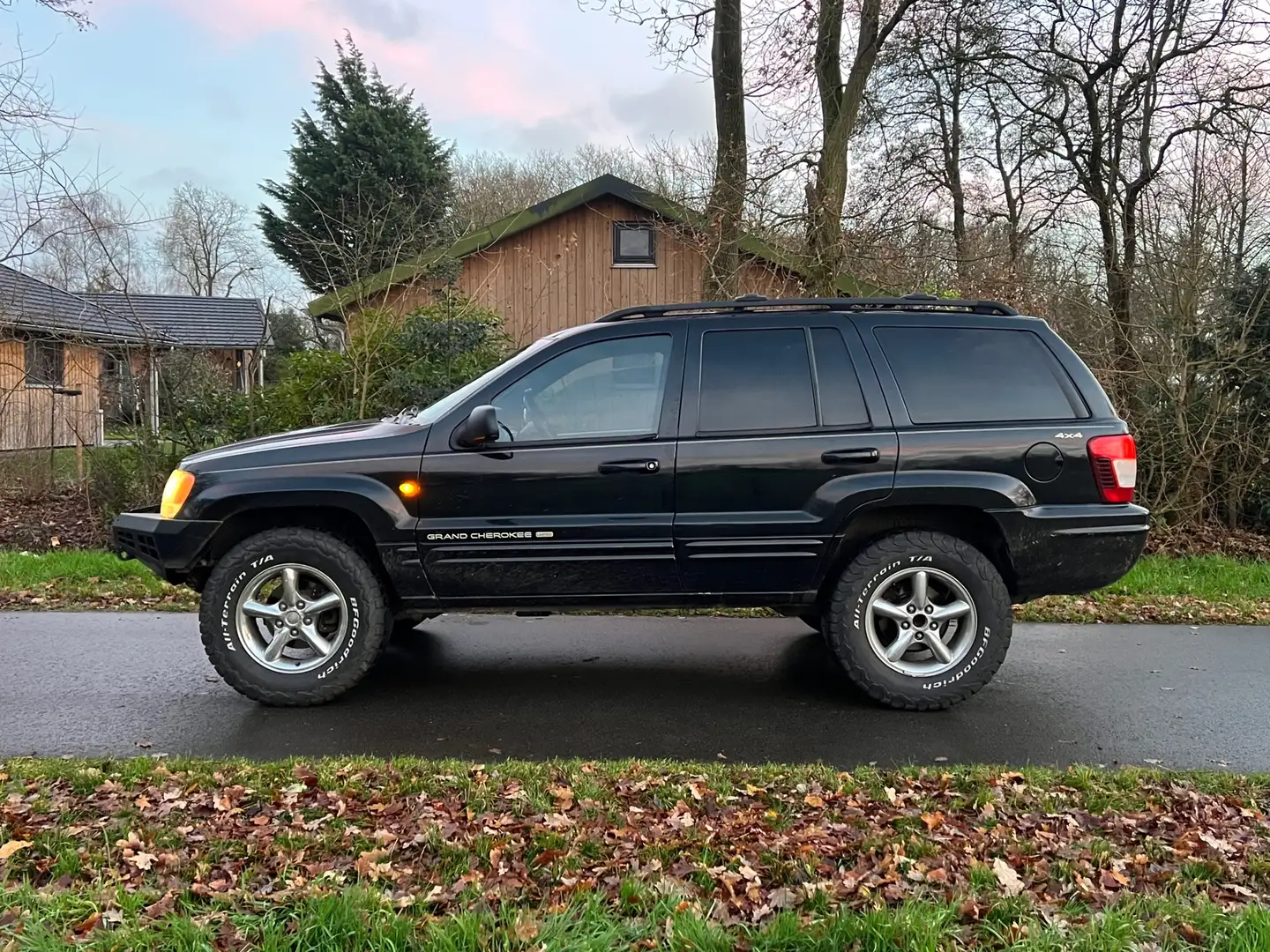 Jeep Grand Cherokee 4.0i Limited | Nieuwe APK + Leder + Automaat Nu € Zwart - 2