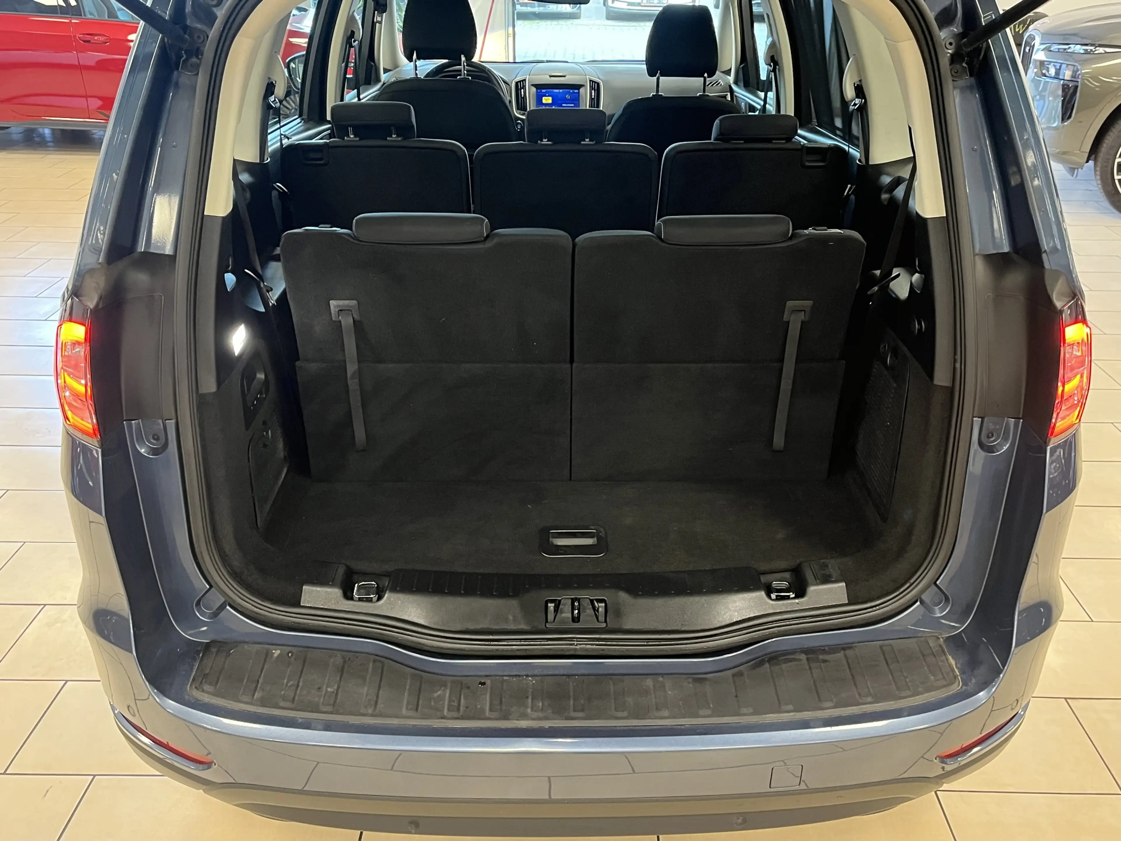 Ford Galaxy Trend 7-Sitzer W-Paket*PDC*CarPlay*WLAN — photo 4