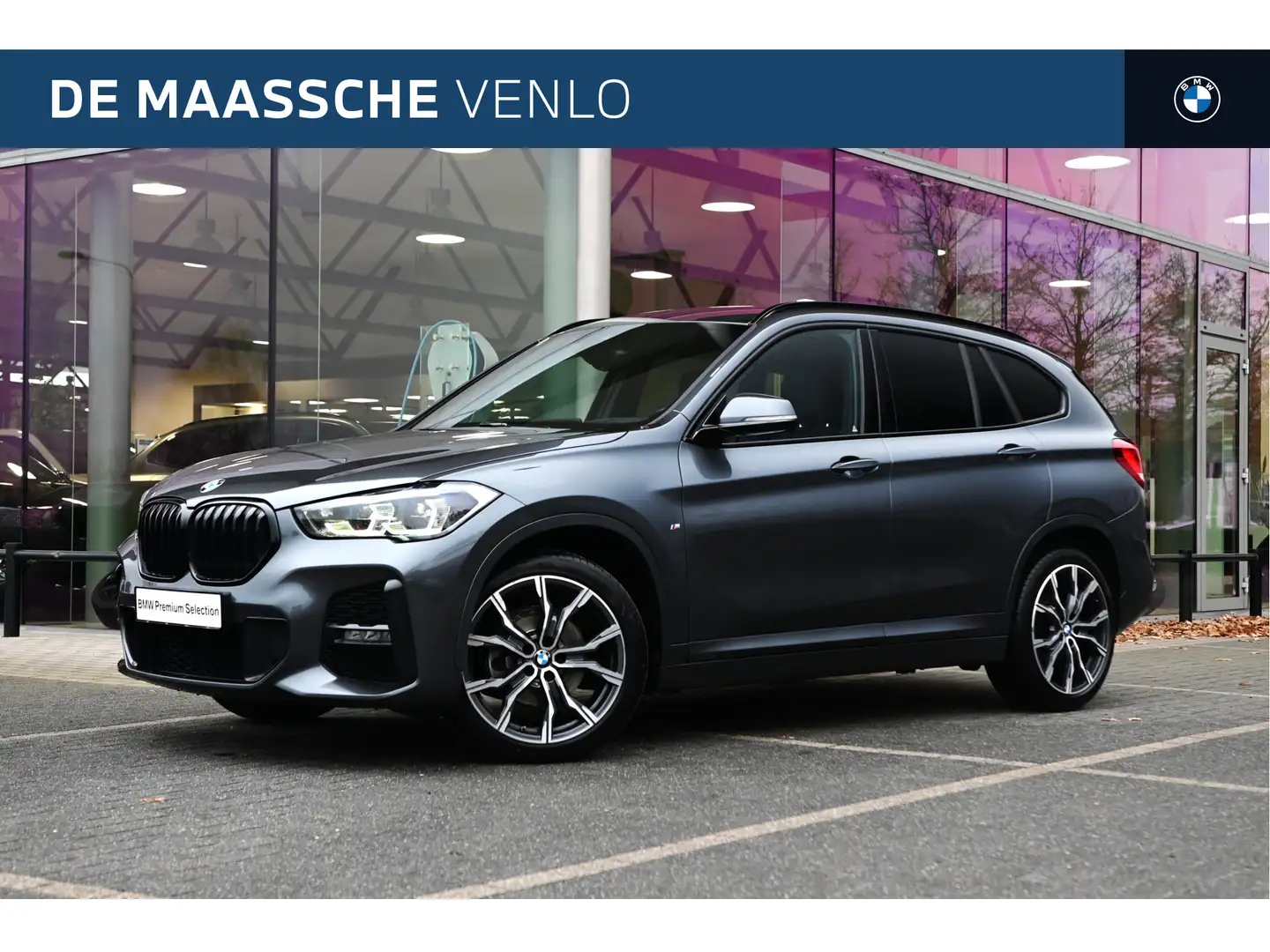 BMW X1 sDrive18i Executive M Sport Automaat / Sportstoele Gris - 1