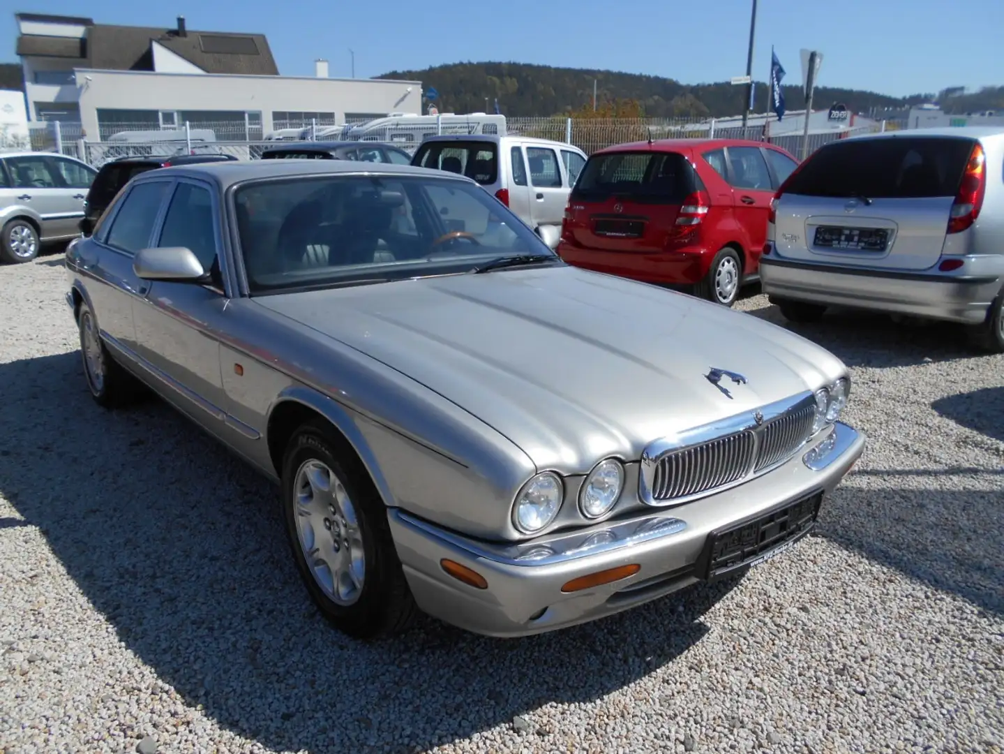 Jaguar XJ 4.0 Sovereign,Klimaaut.,Temp.,Tüv Neu! Silber - 2