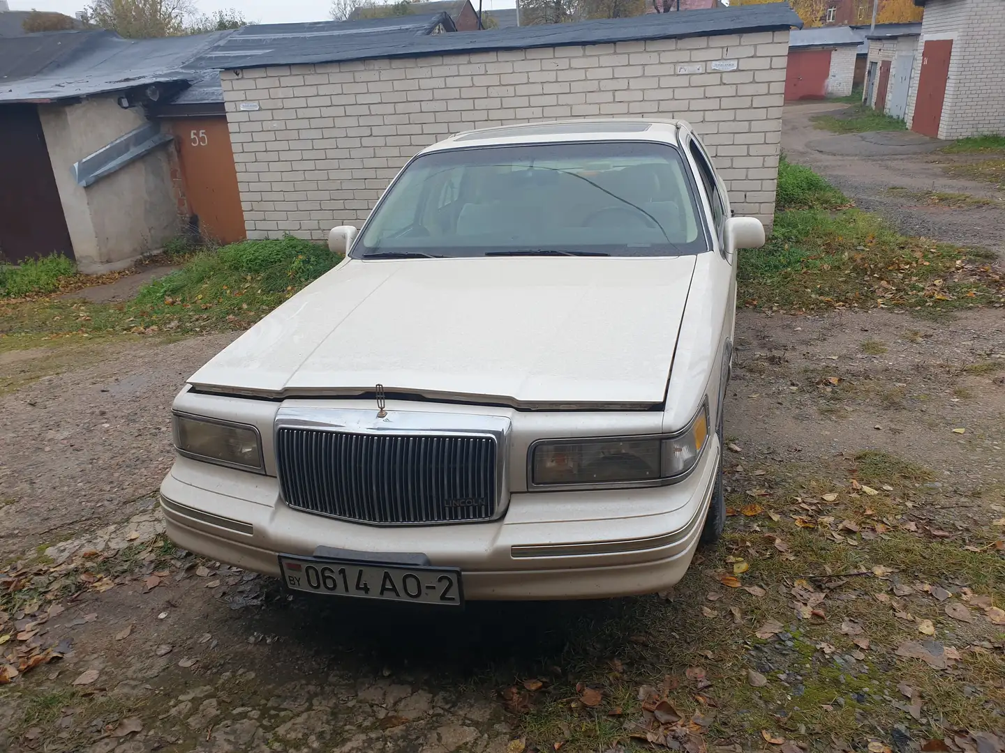 Lincoln Town Car Cartier ,4,6 L , 220 PS Beżowy - 2