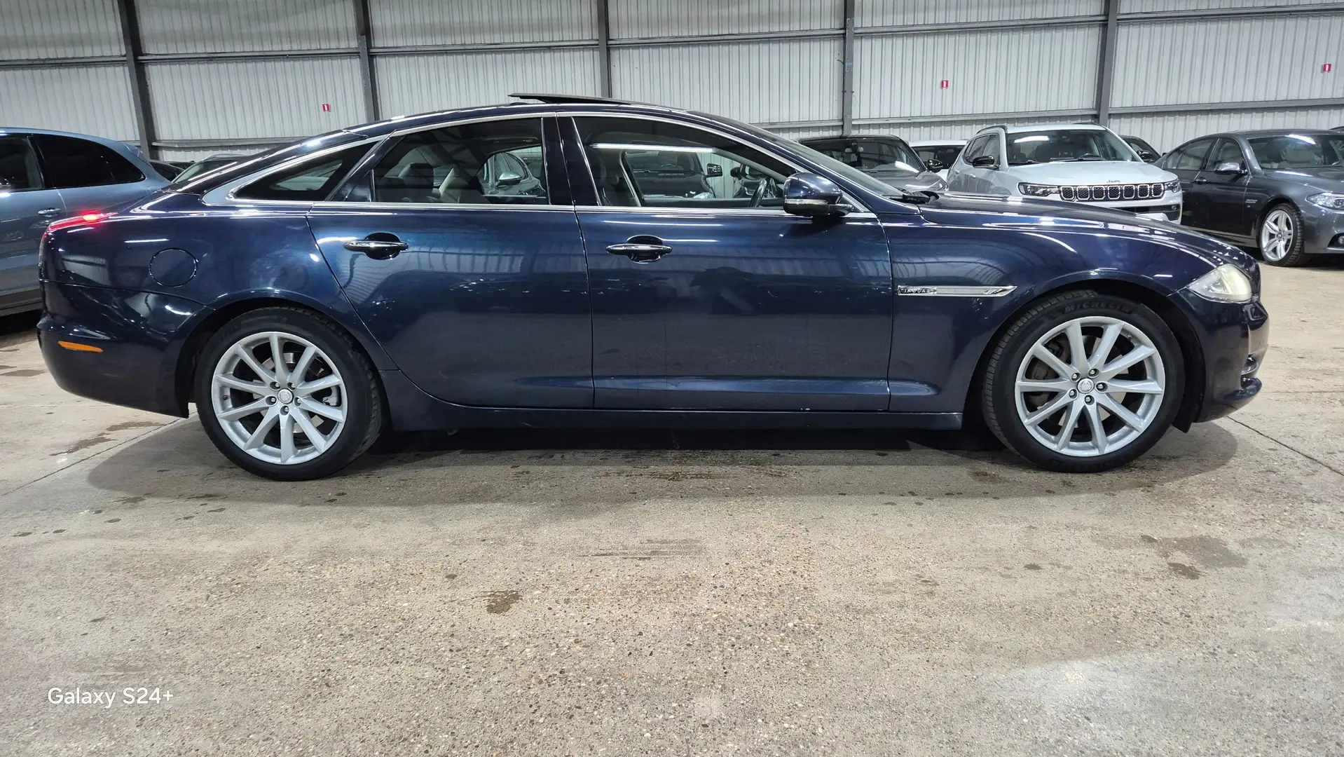 Jaguar XJ XJ 3.0 V6 Diesel S Luxury Bleu - 2
