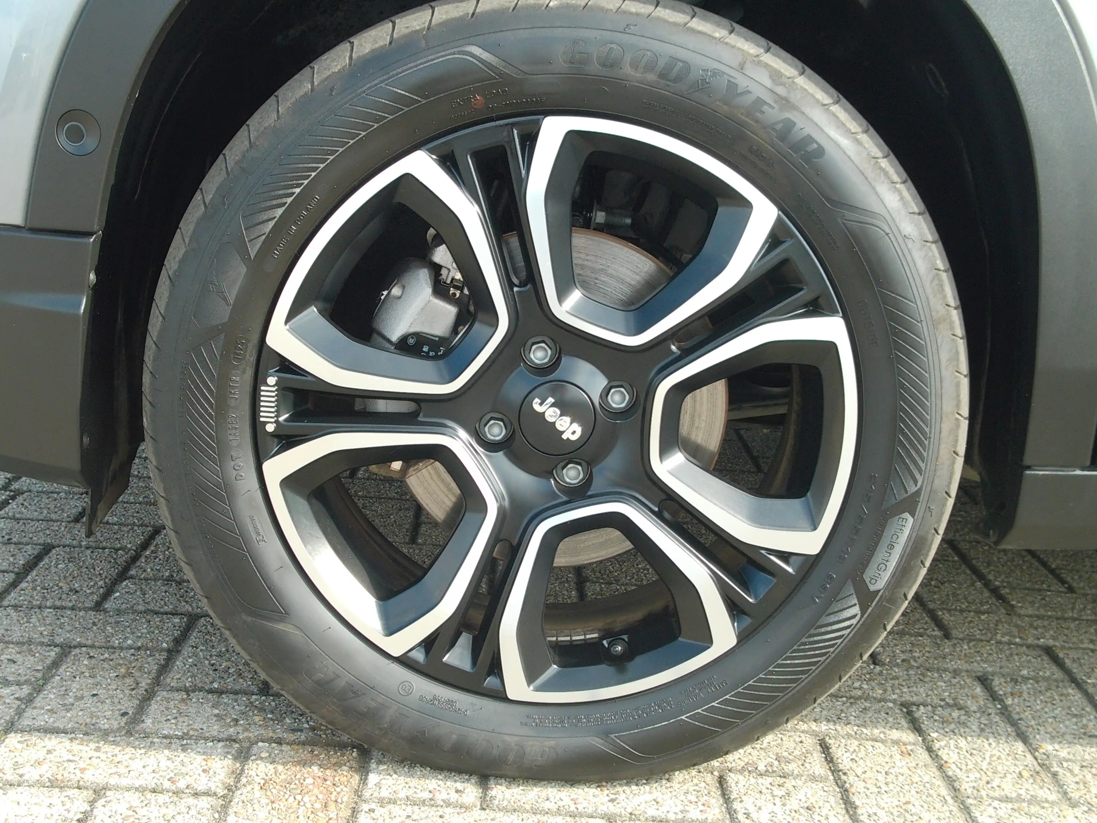 Jeep Avenger 1.2 e-Hybrid Longitude, Carplay + Android Auto / J — photo 26