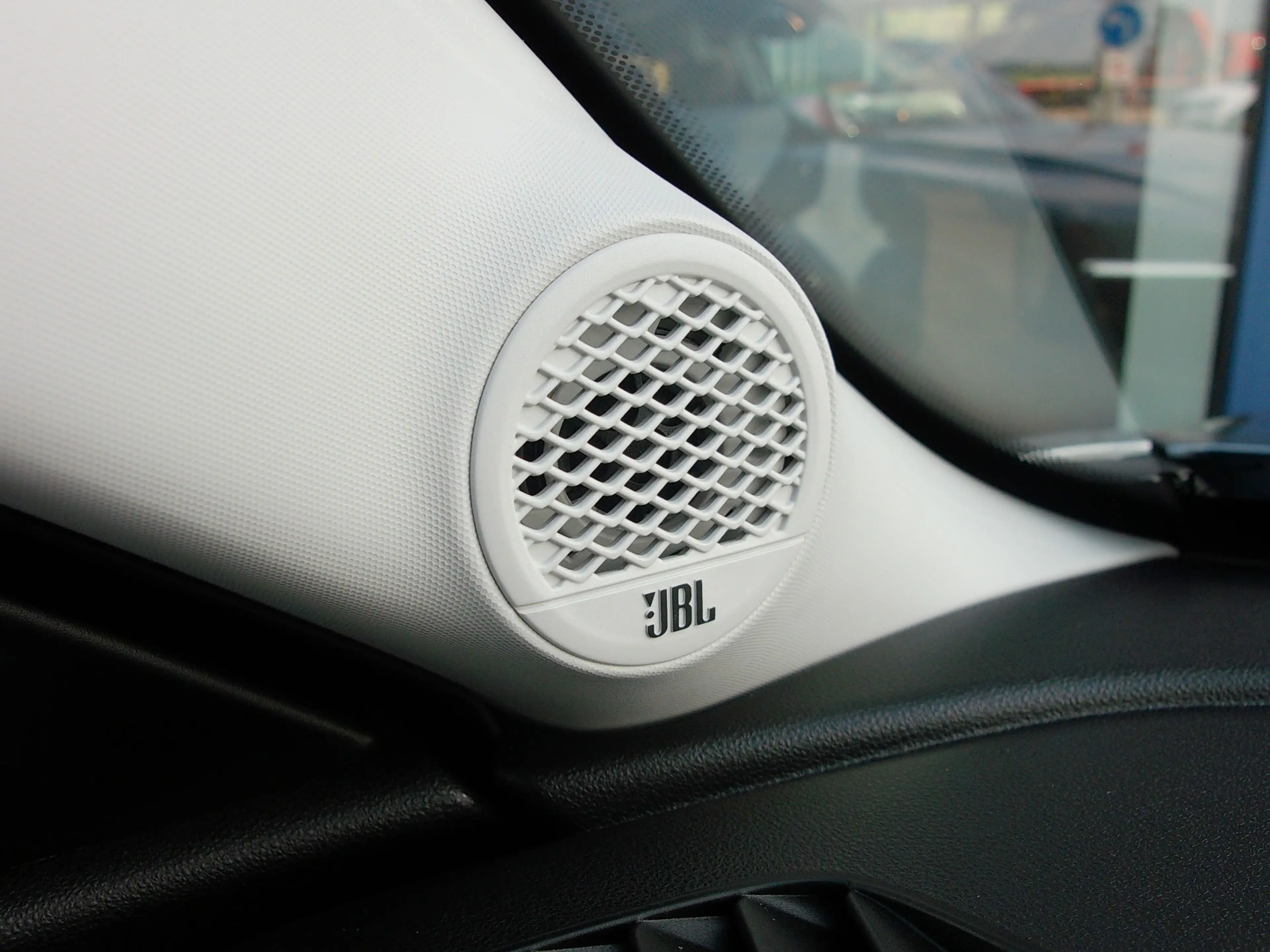 Jeep Avenger 1.2 e-Hybrid Longitude, Carplay + Android Auto / J — photo 20