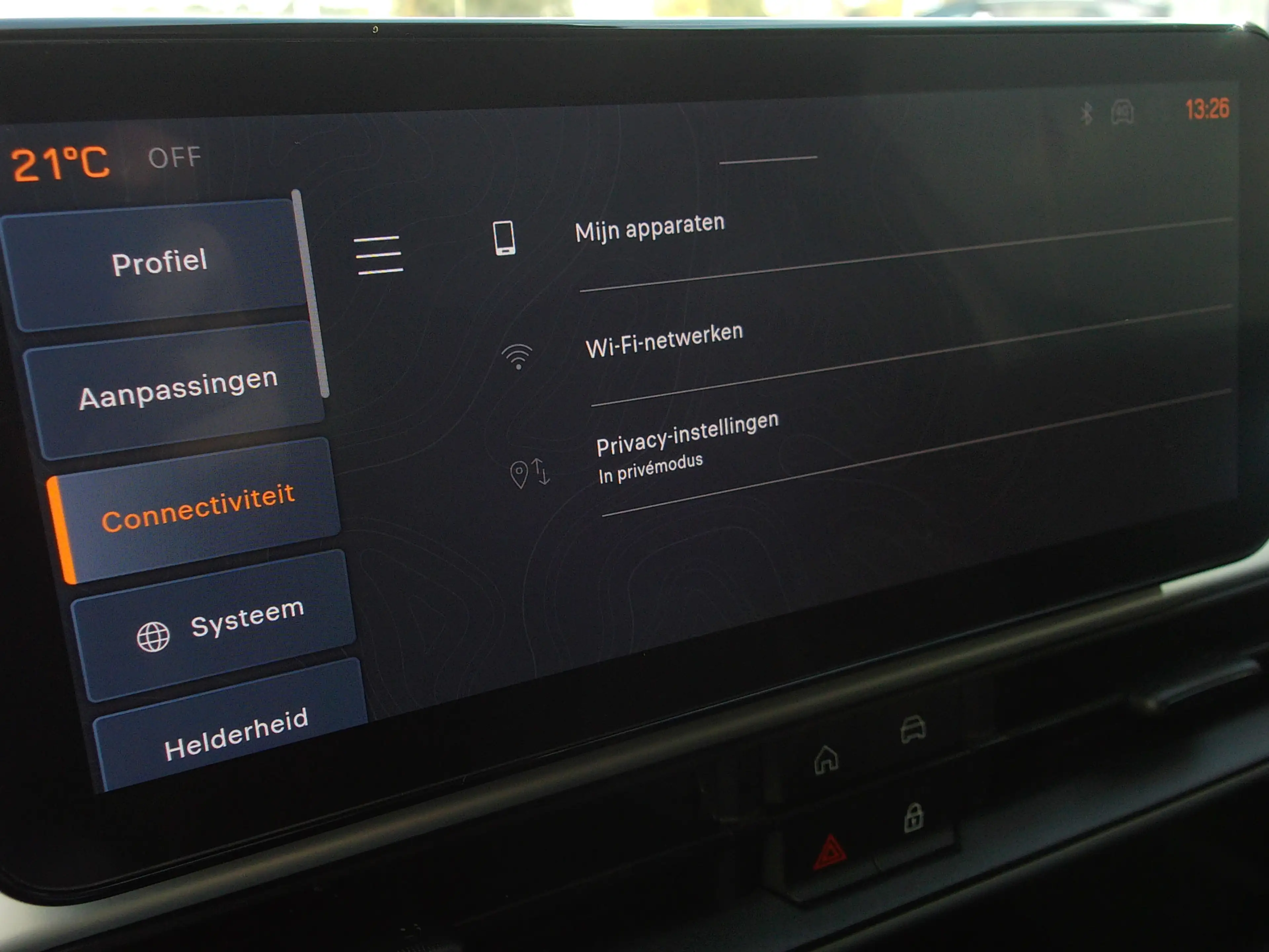 Jeep Avenger 1.2 e-Hybrid Longitude, Carplay + Android Auto / J — photo 14