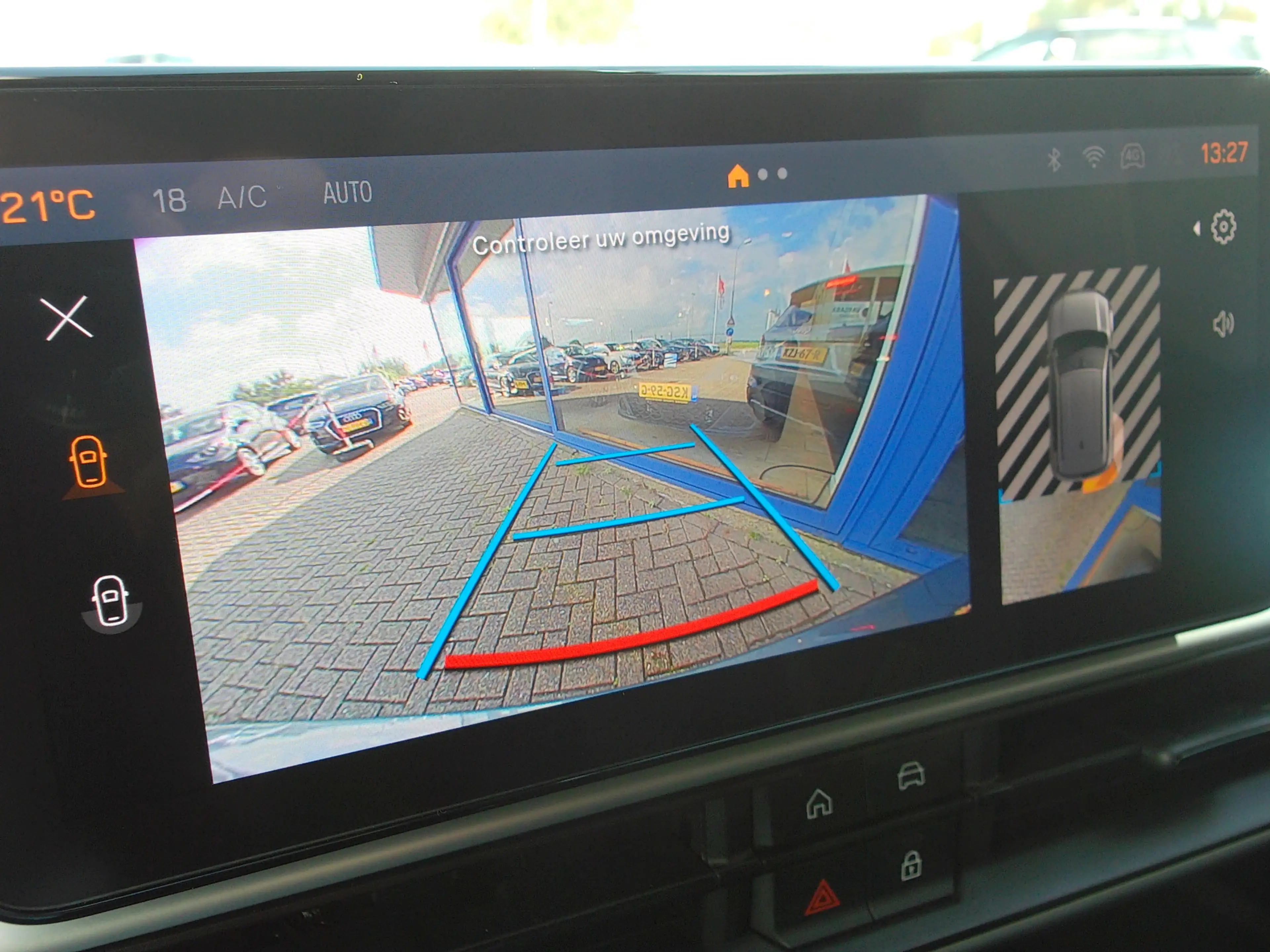 Jeep Avenger 1.2 e-Hybrid Longitude, Carplay + Android Auto / J — photo 17