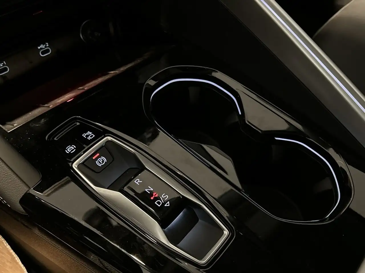 Audi Q5 снимка Audi Q5