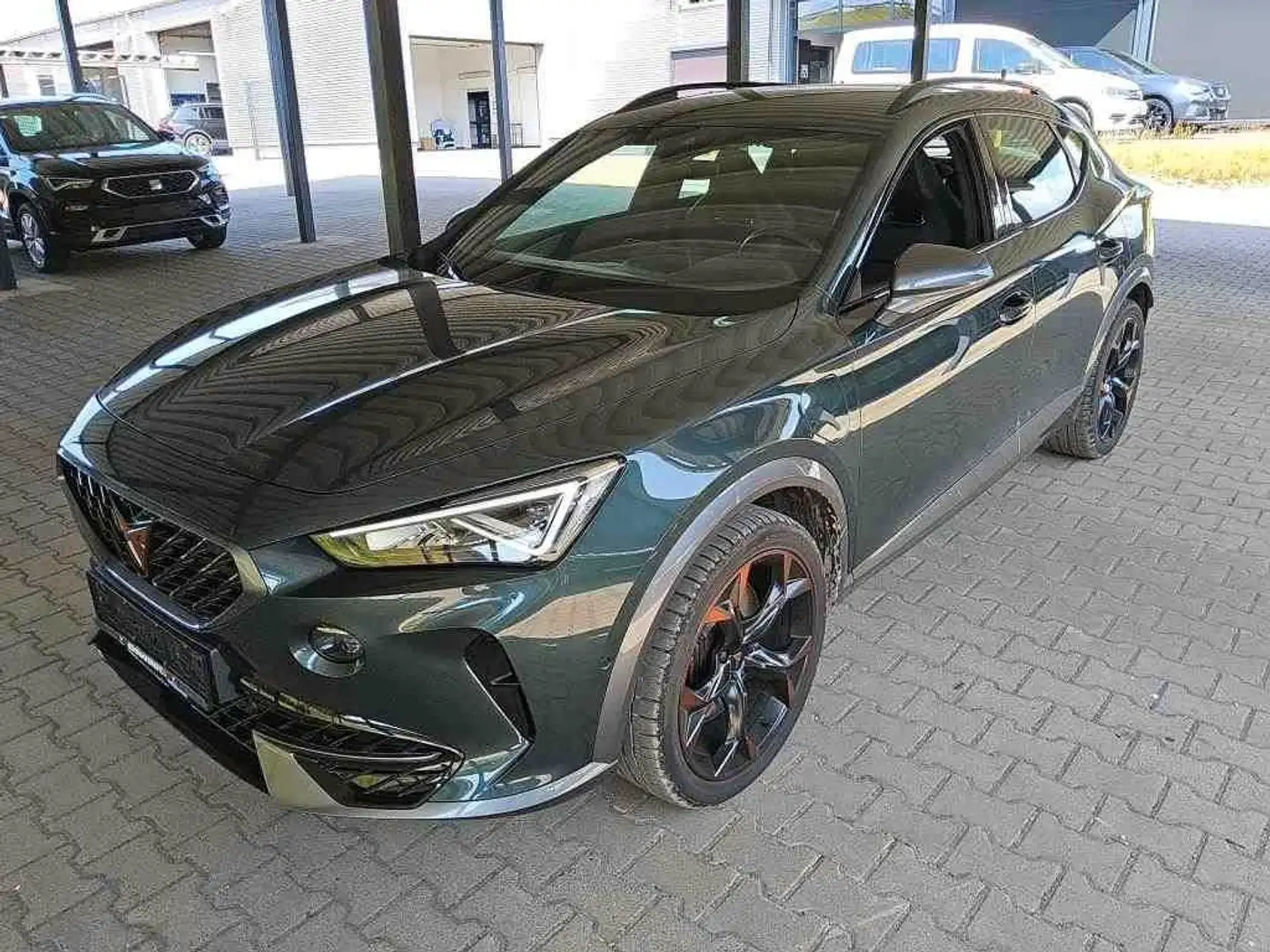 CUPRA Formentor VZ Priority e-Hybrid Aut. Navi SHZ LED Grün - 1
