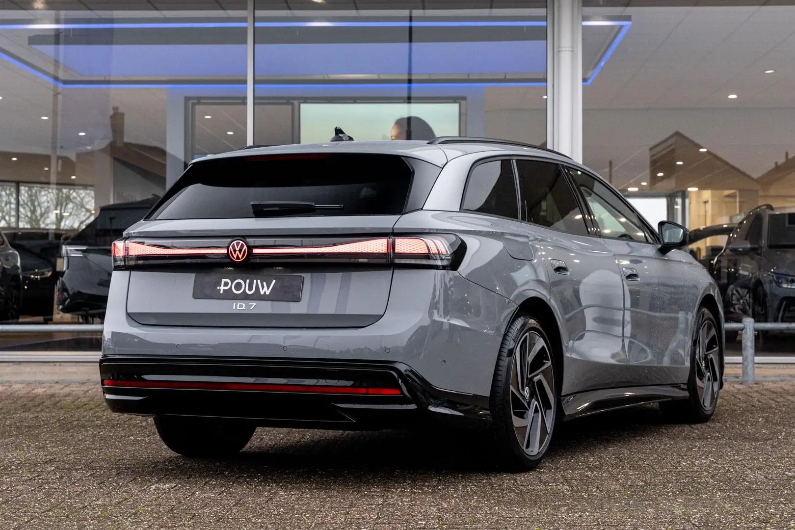 Volkswagen ID.7 Tourer 286pk Pro Business 77 kWh | Interieur Pakke Gris - 2