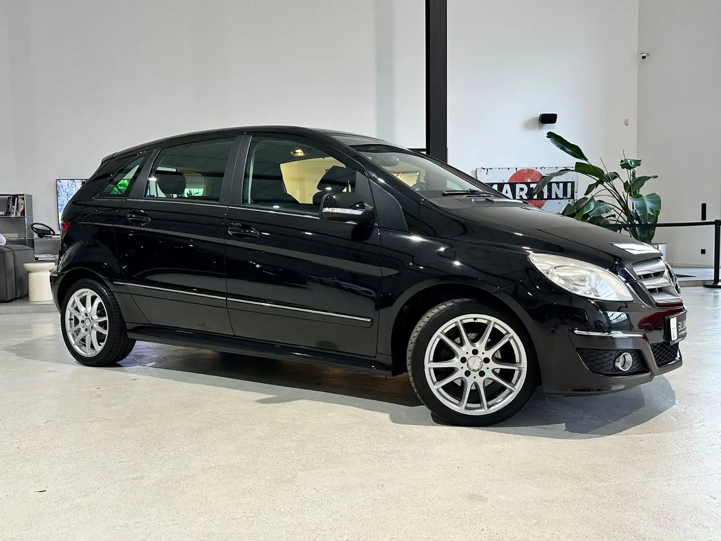 Mercedes-Benz B 180 *Multif.,Tempomat,PDC,Sitzh.,Blueth.* Schwarz - 2