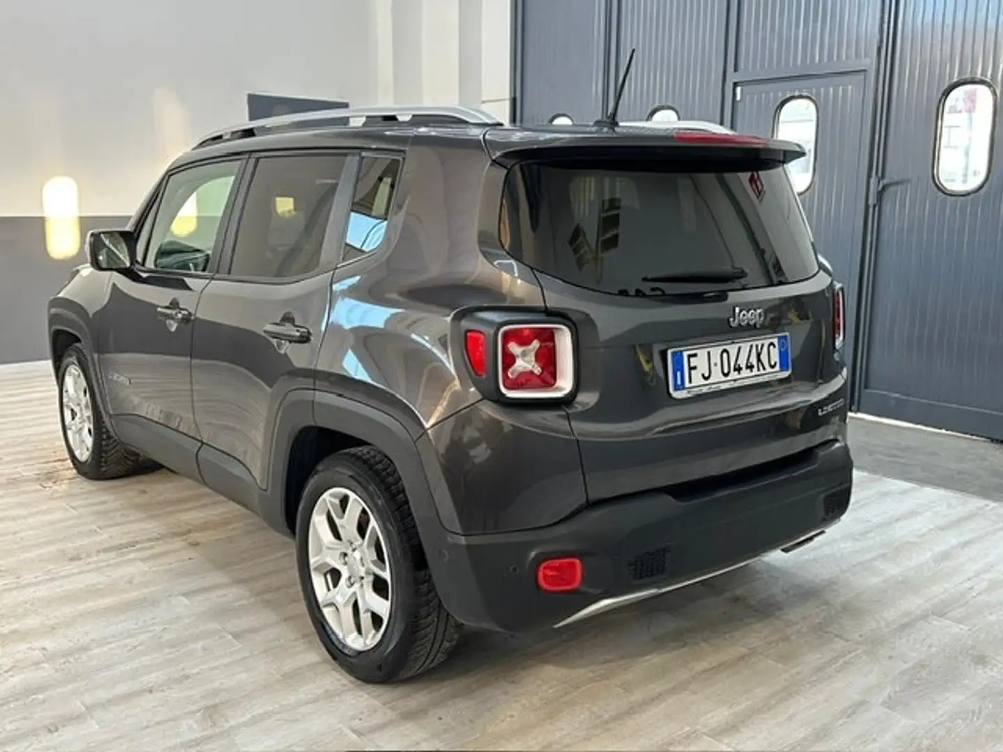 Jeep Renegade Renegade 1.6 Mjt DDCT 120 CV Limited Grau - 2