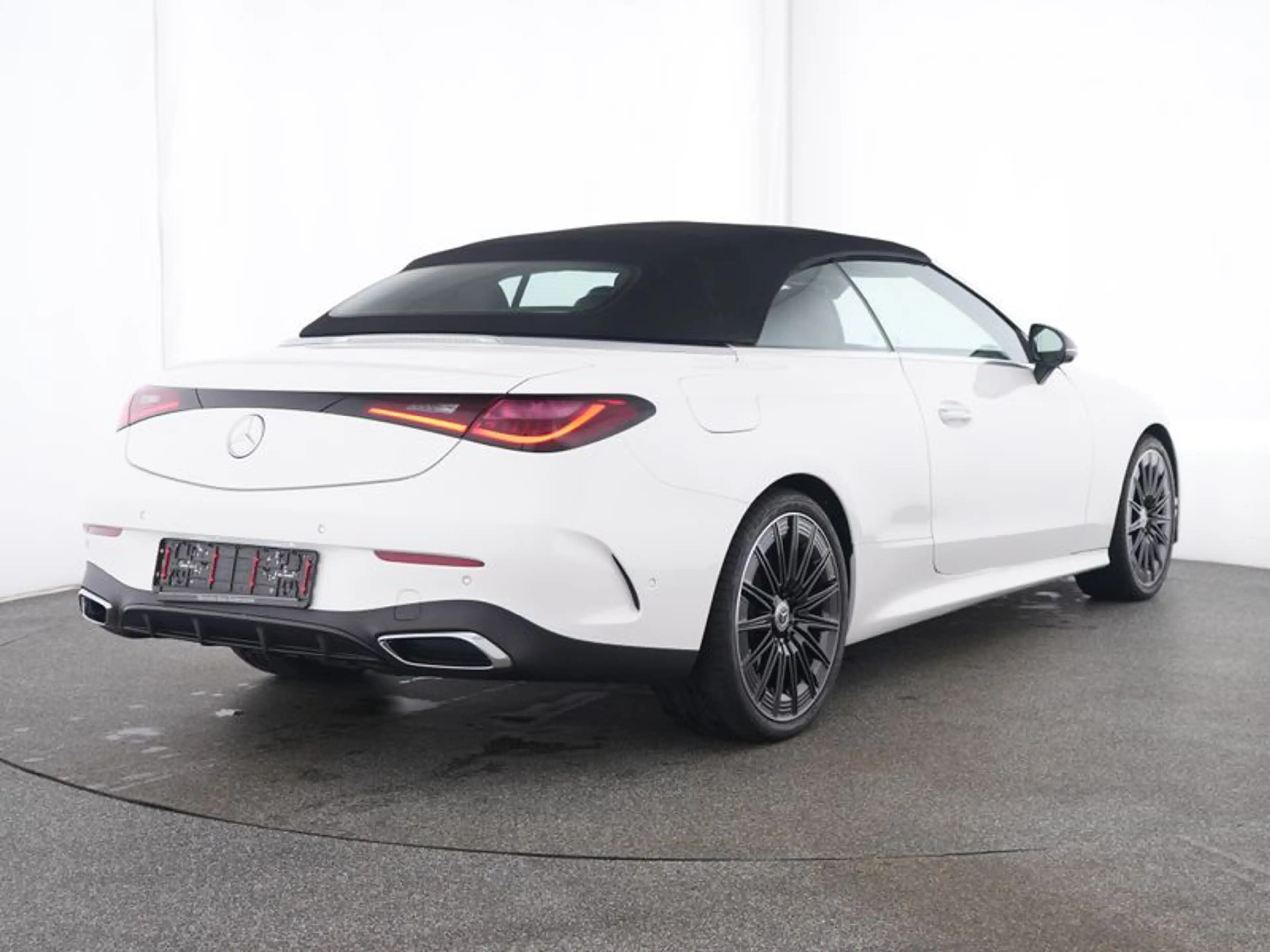Mercedes-Benz CLE 200 Cabrio AMG-Sport/DIGITAL/Burm/HUD/Night — photo 3