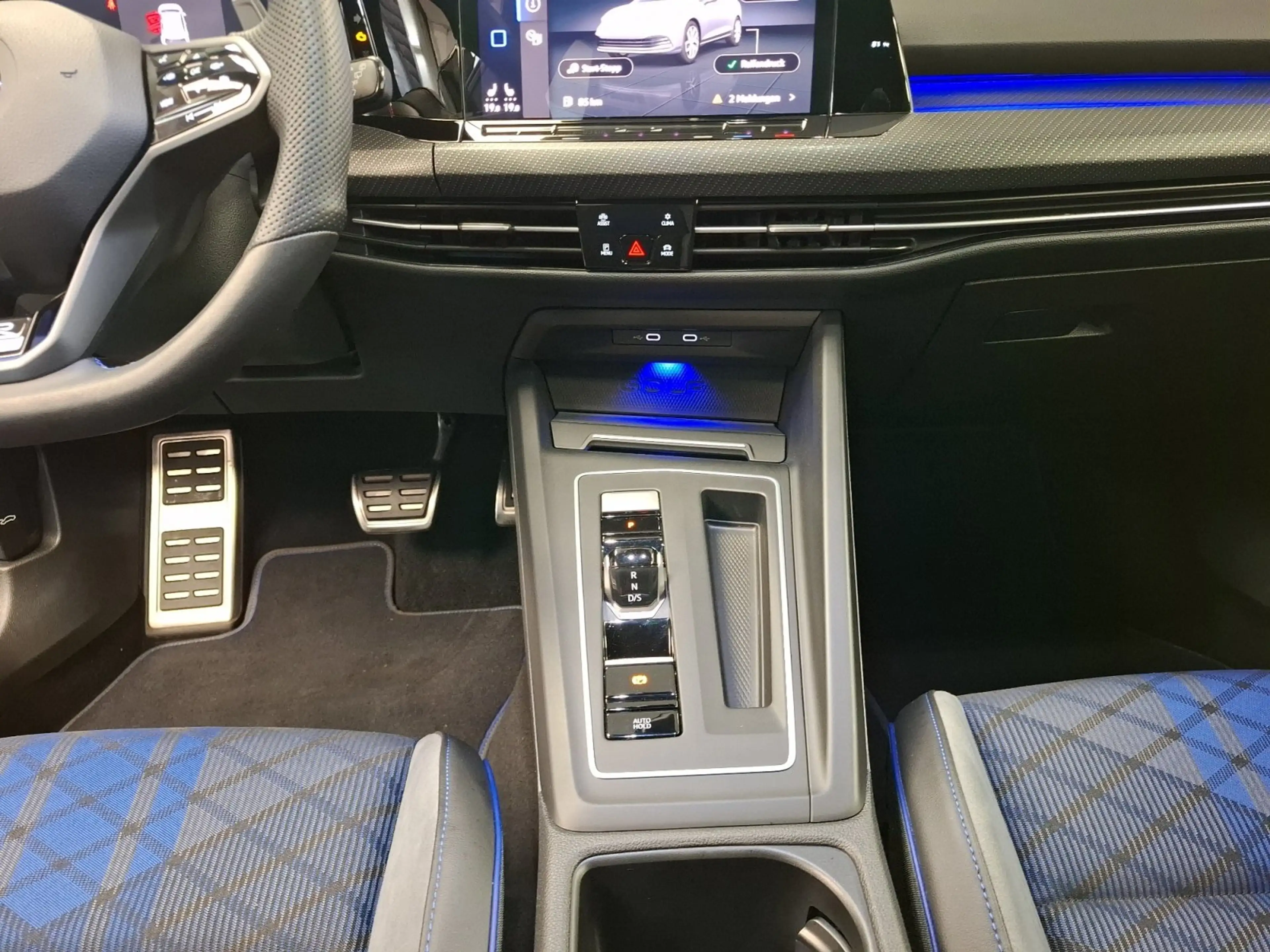 Volkswagen Golf VIII R 4Motion 2.0 TSI DCC Matrix RFK ACC — photo 10