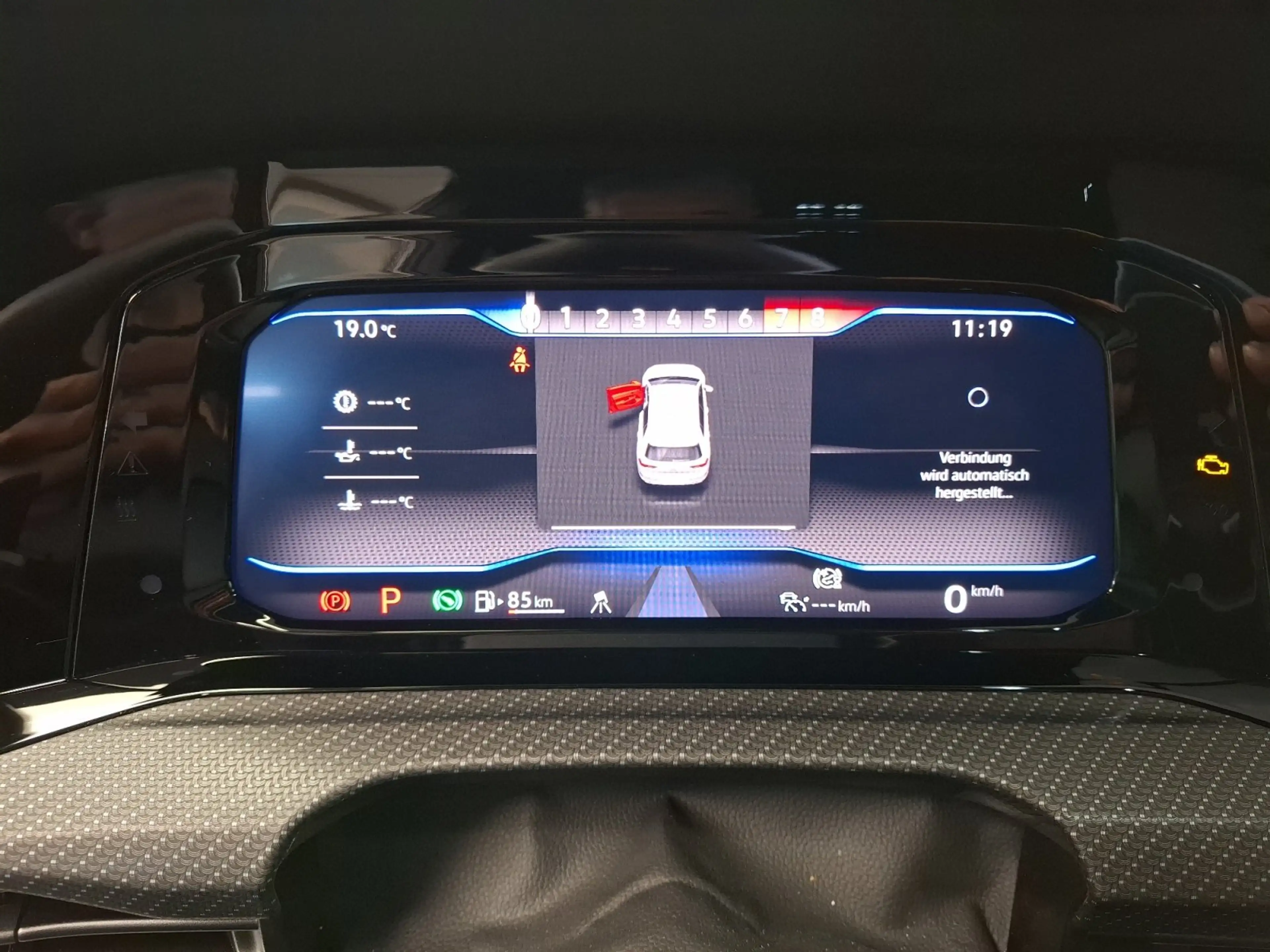 Volkswagen Golf VIII R 4Motion 2.0 TSI DCC Matrix RFK ACC — photo 12