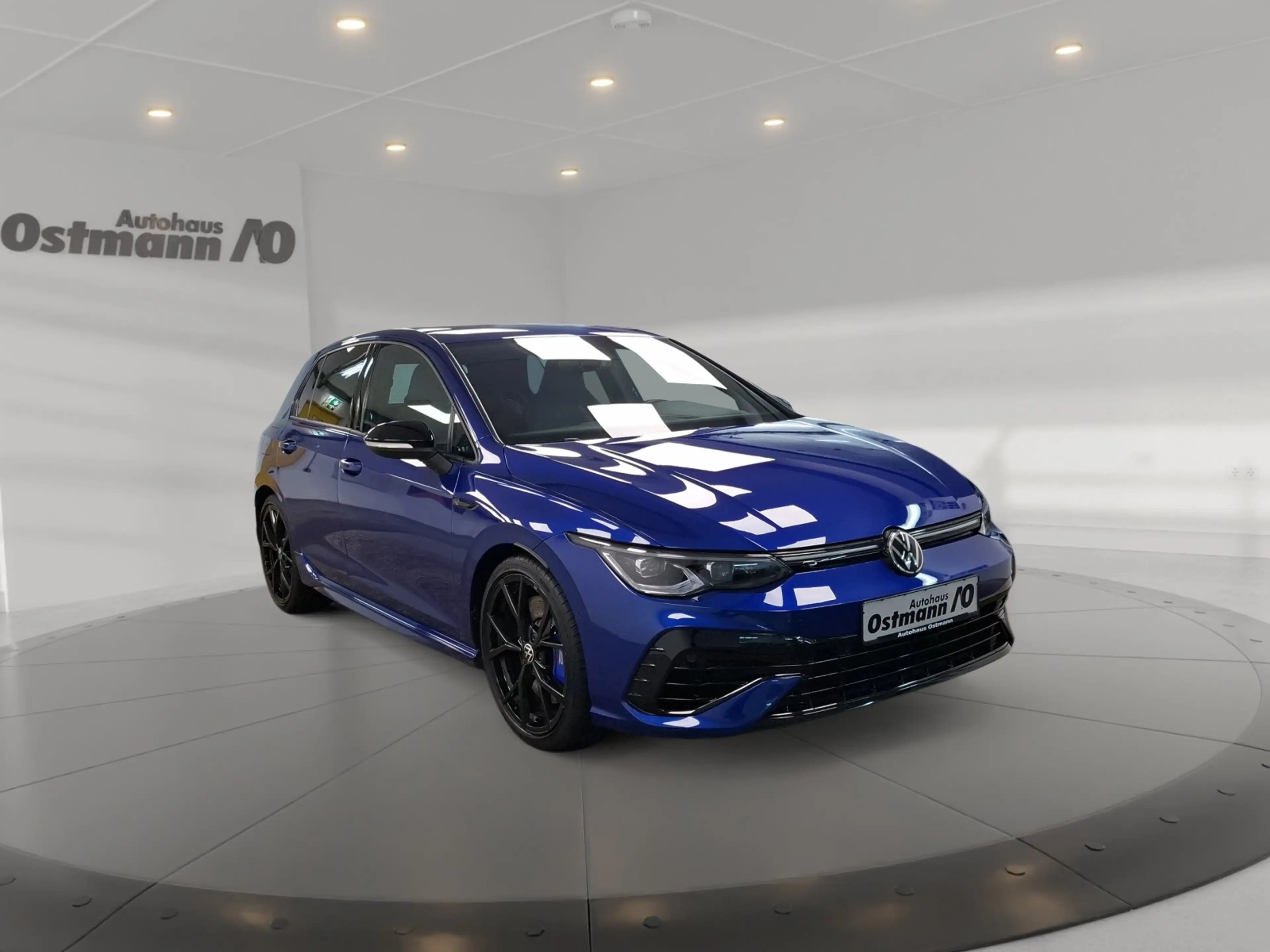 Volkswagen Golf VIII R 4Motion 2.0 TSI DCC Matrix RFK ACC — photo 5
