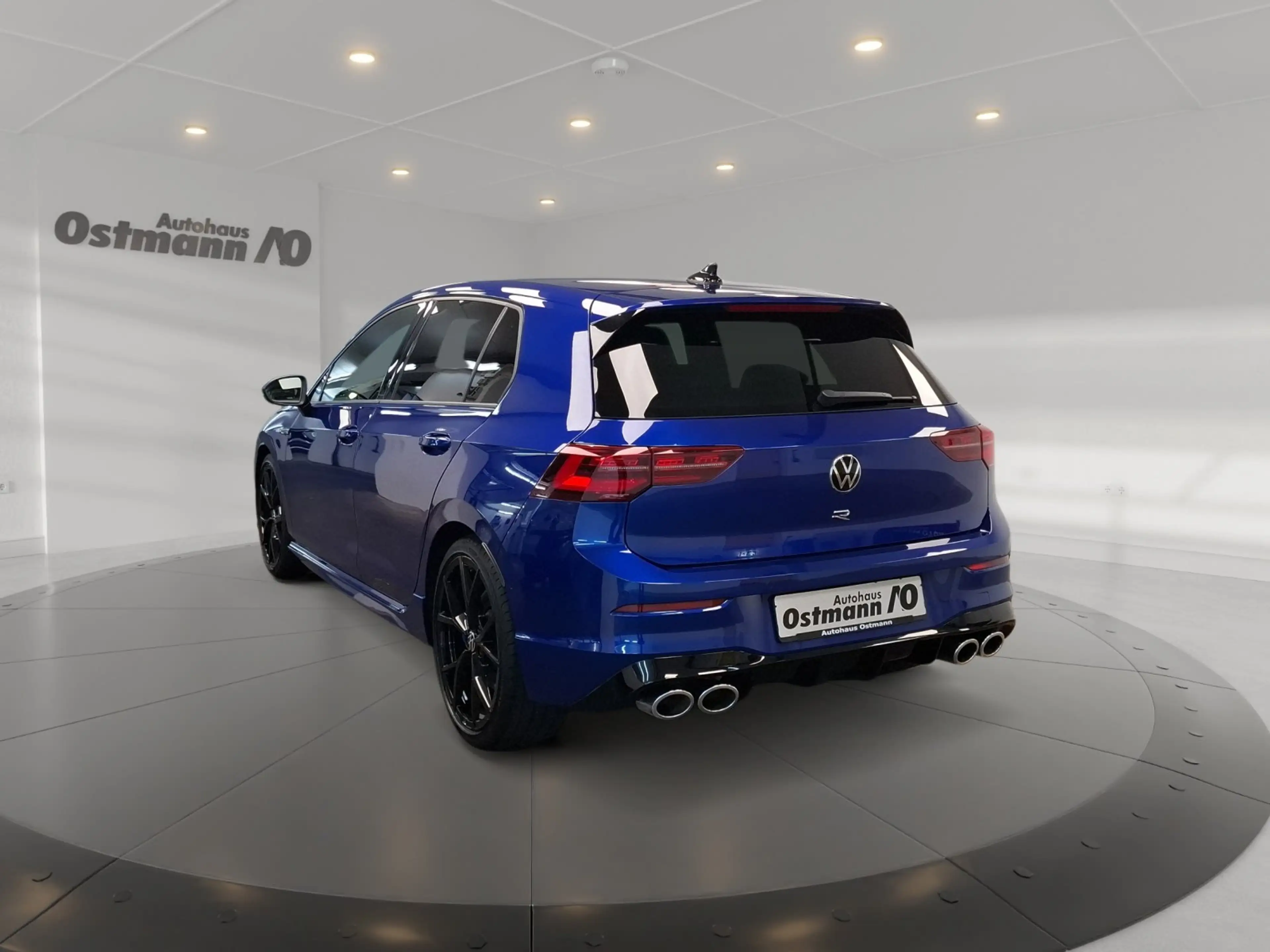 Volkswagen Golf VIII R 4Motion 2.0 TSI DCC Matrix RFK ACC — photo 3
