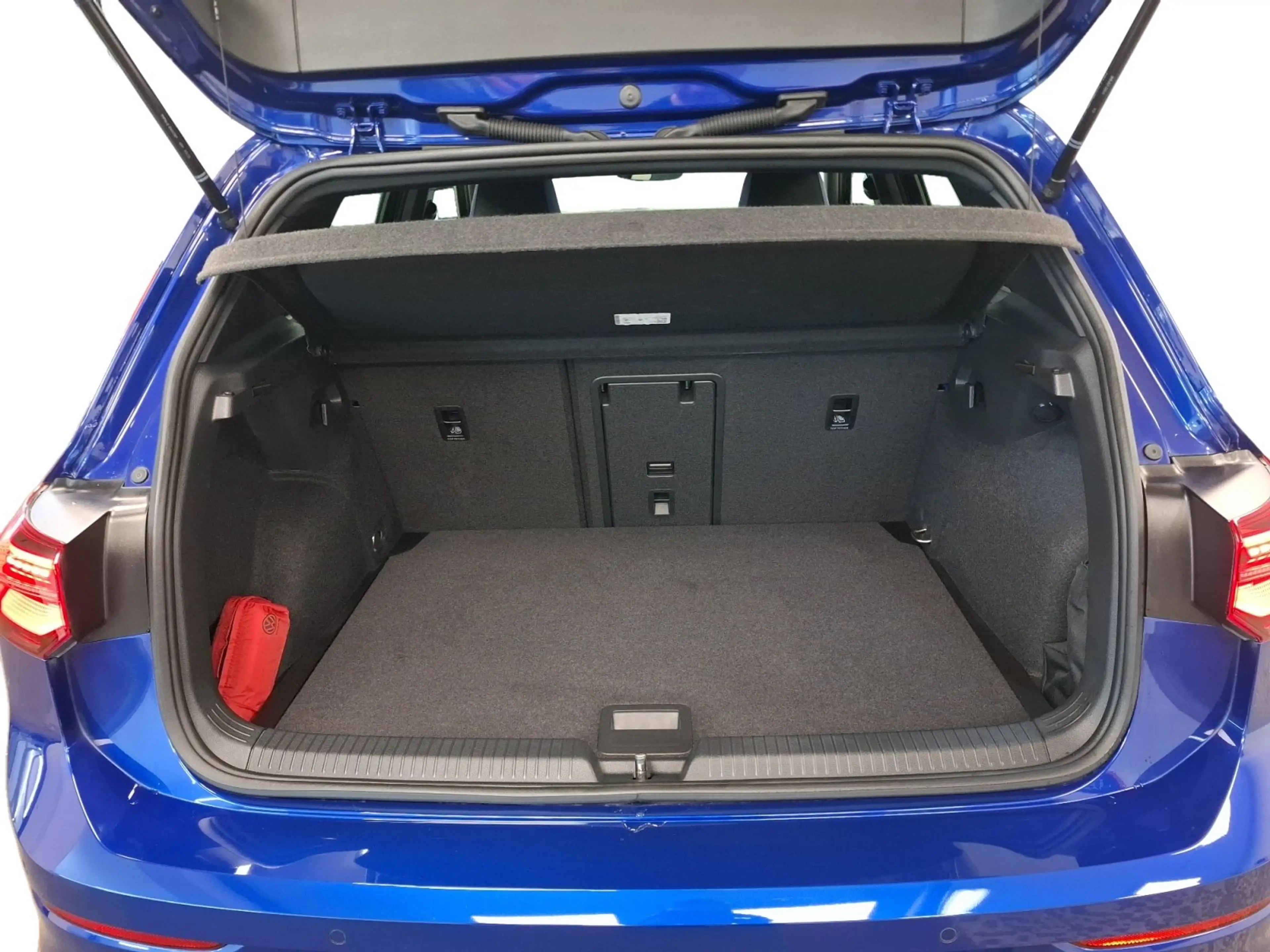 Volkswagen Golf VIII R 4Motion 2.0 TSI DCC Matrix RFK ACC — photo 15