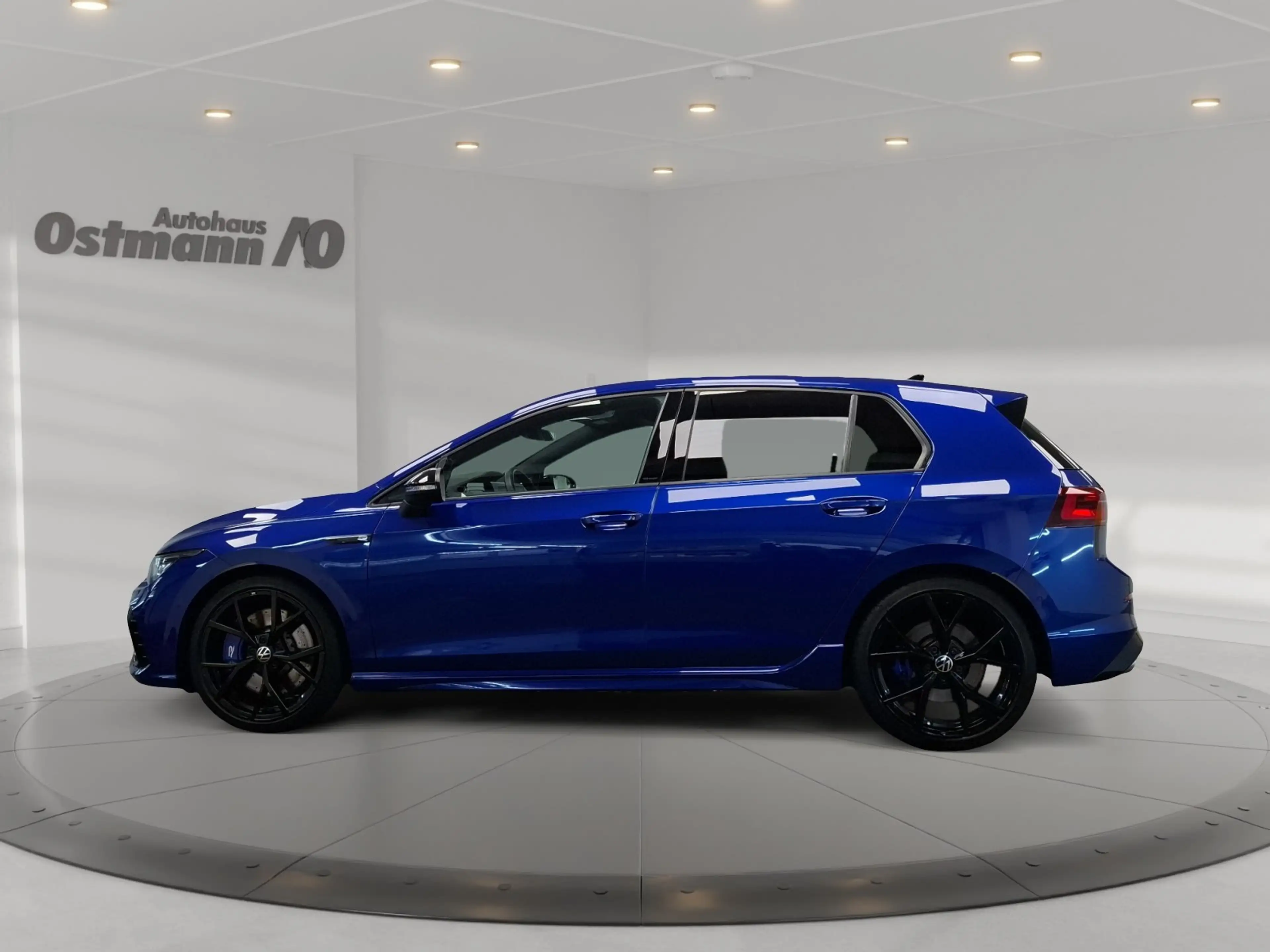 Volkswagen Golf VIII R 4Motion 2.0 TSI DCC Matrix RFK ACC — photo 2