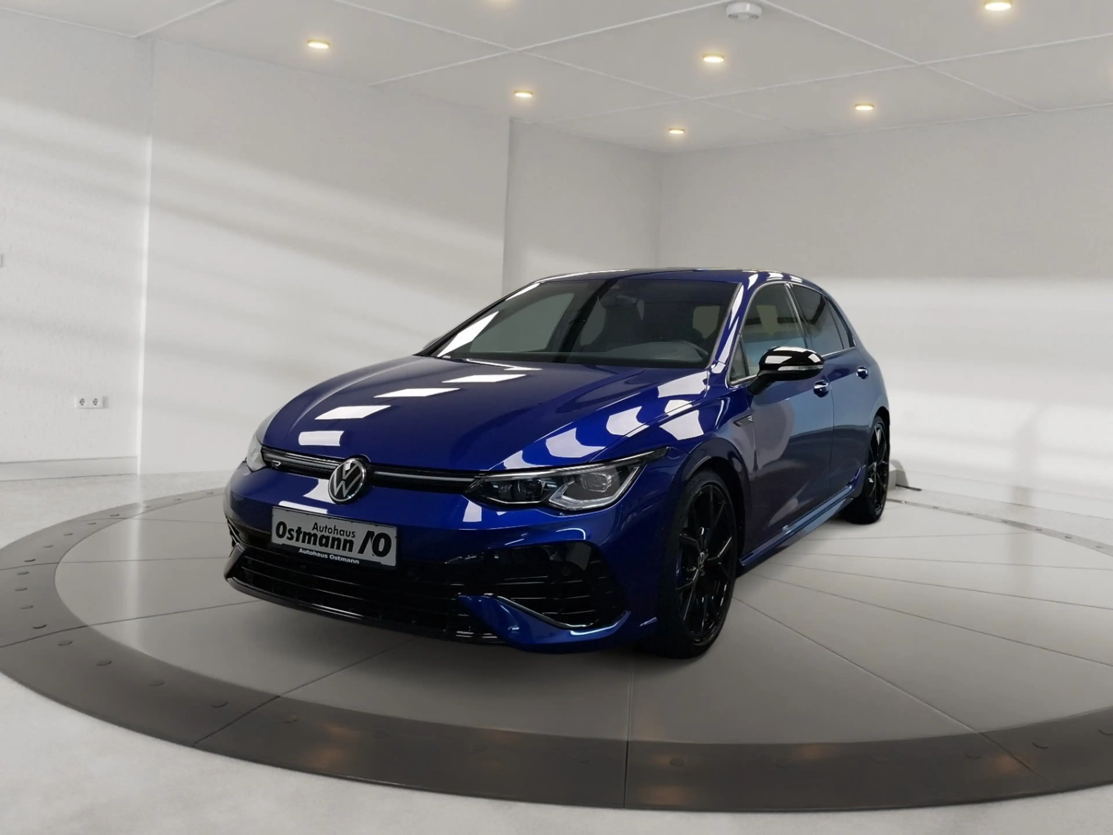 Volkswagen Golf VIII R 4Motion 2.0 TSI DCC Matrix RFK ACC