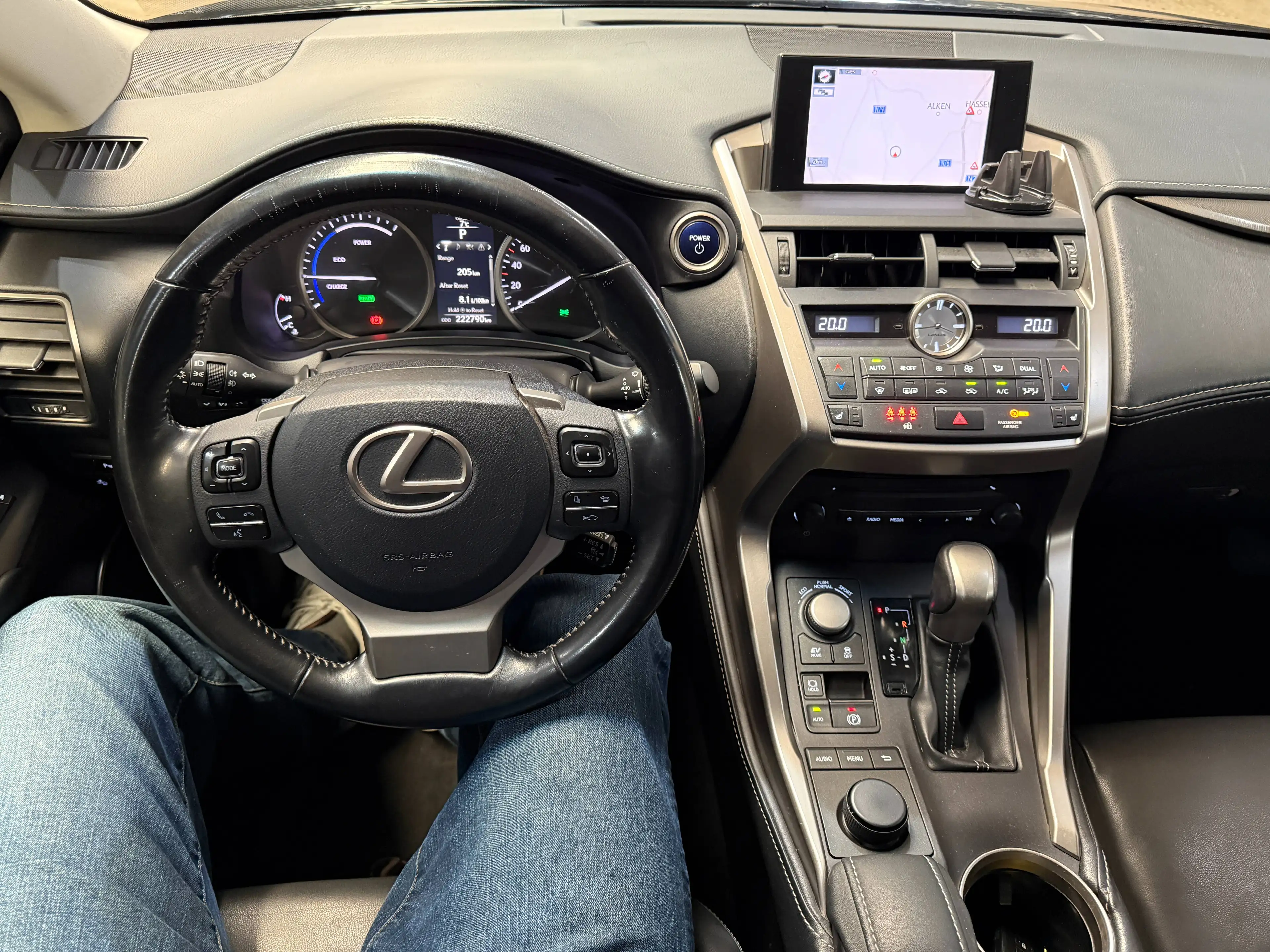 Lexus NX 300h NX 300h 2.5i FWD Executive Line E-CVT — photo 12