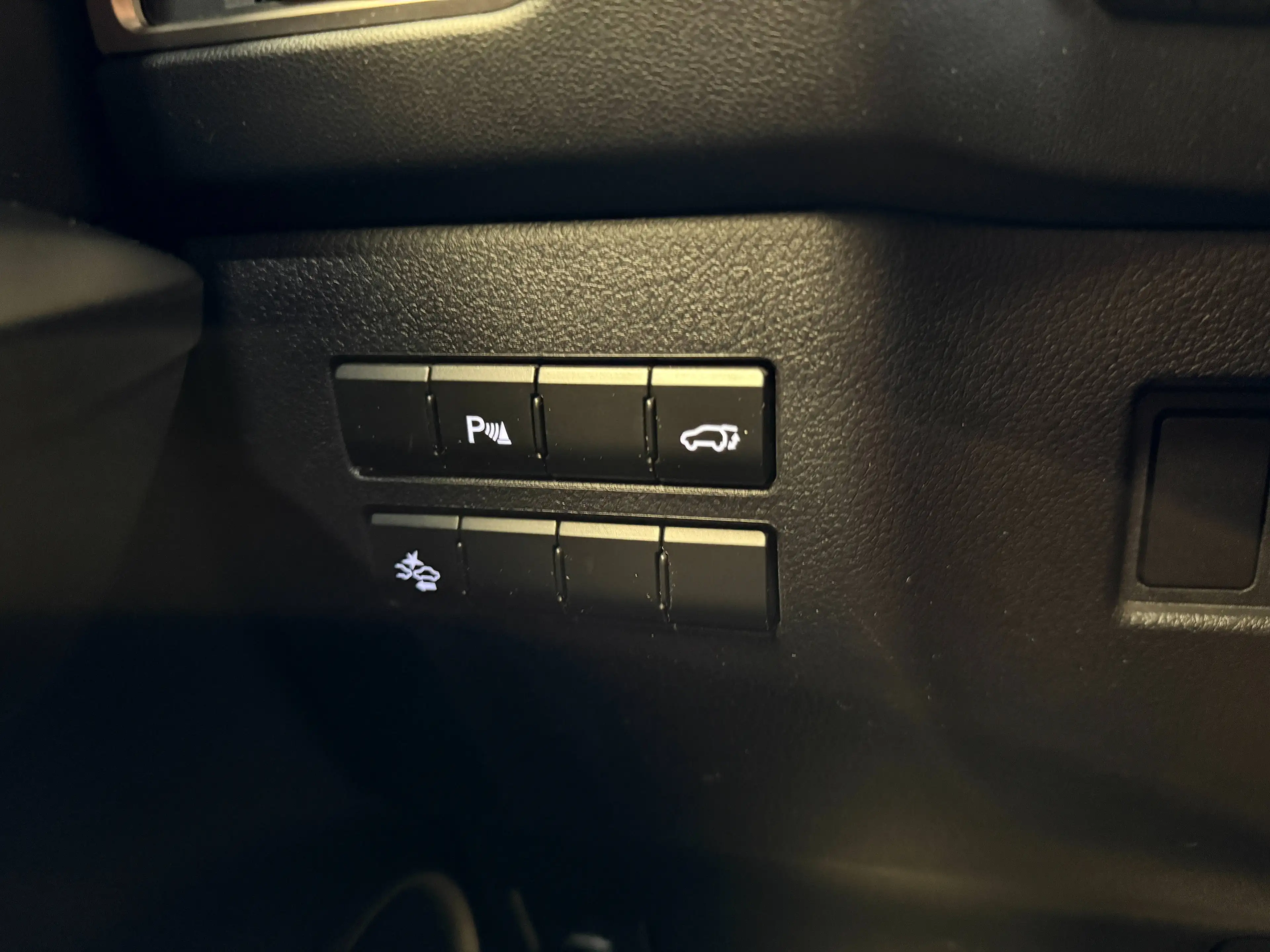 Lexus NX 300h NX 300h 2.5i FWD Executive Line E-CVT — photo 15