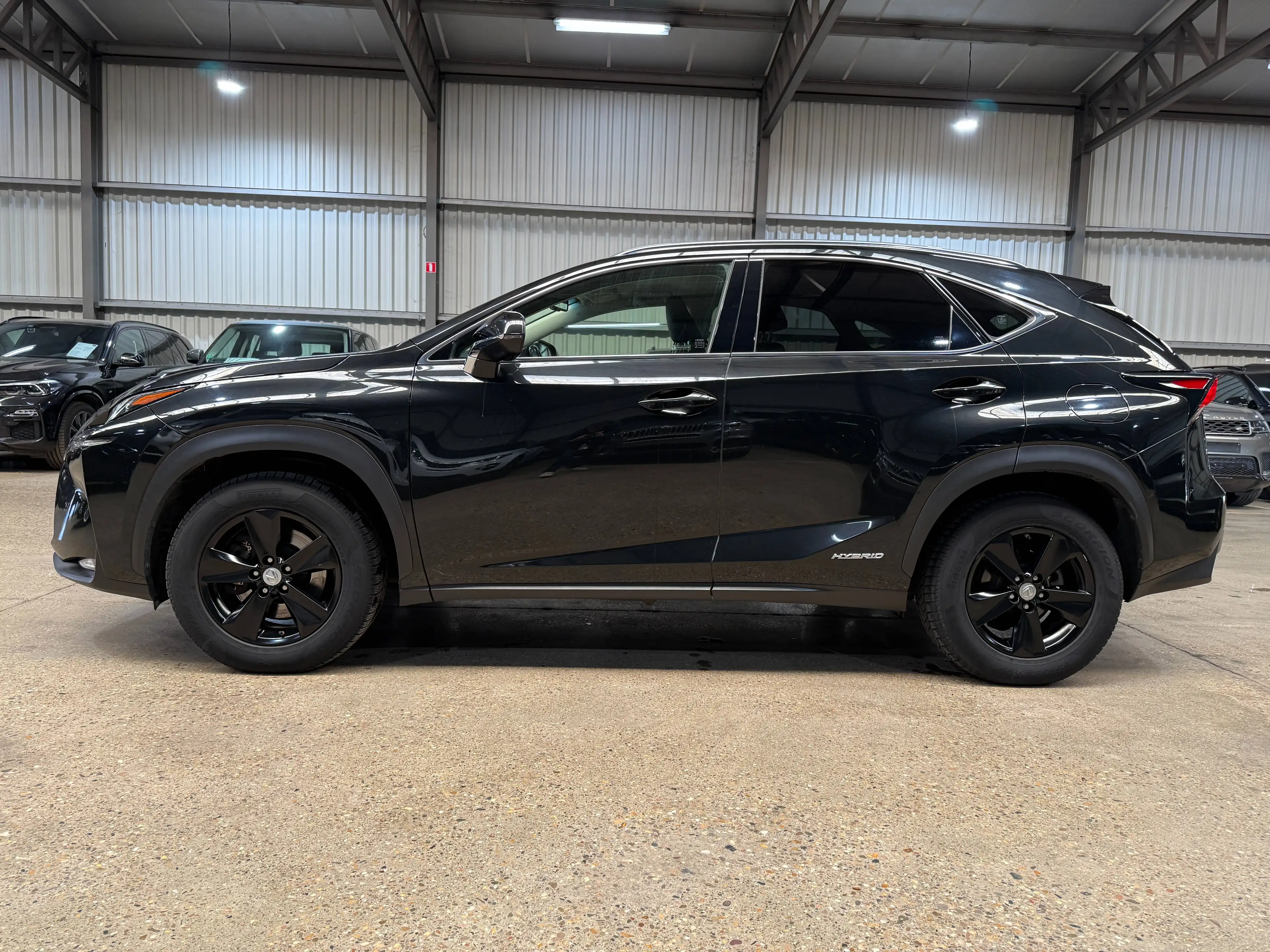Lexus NX 300h NX 300h 2.5i FWD Executive Line E-CVT — photo 4