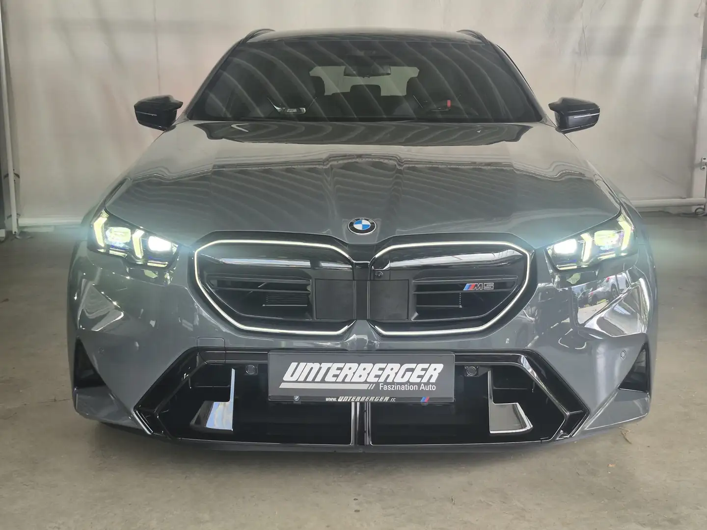 BMW M5 Touring M Driver's Package / AHK - 2