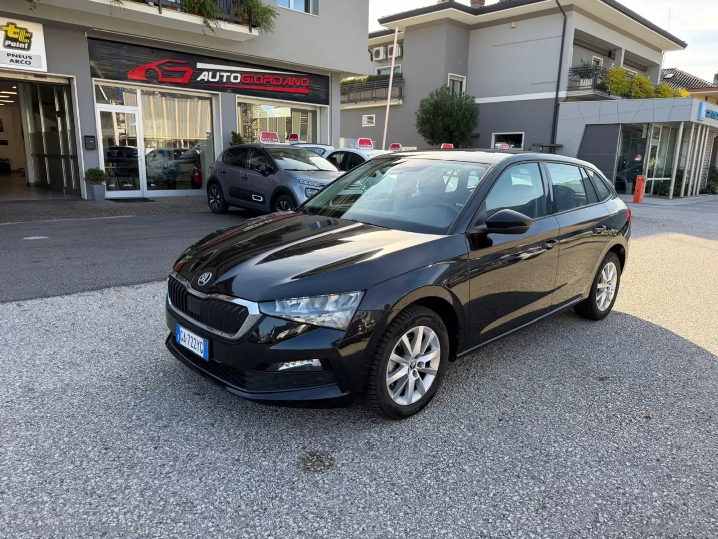 Skoda Scala 1.0 TSI 115 CV DSG Ambition Noir - 1
