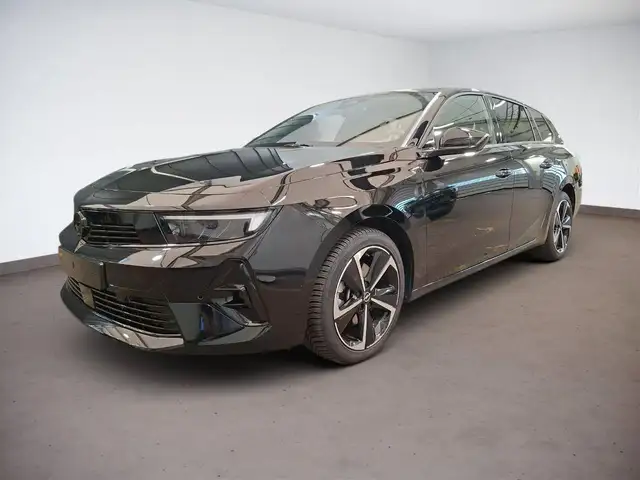 Opel Astra view 4