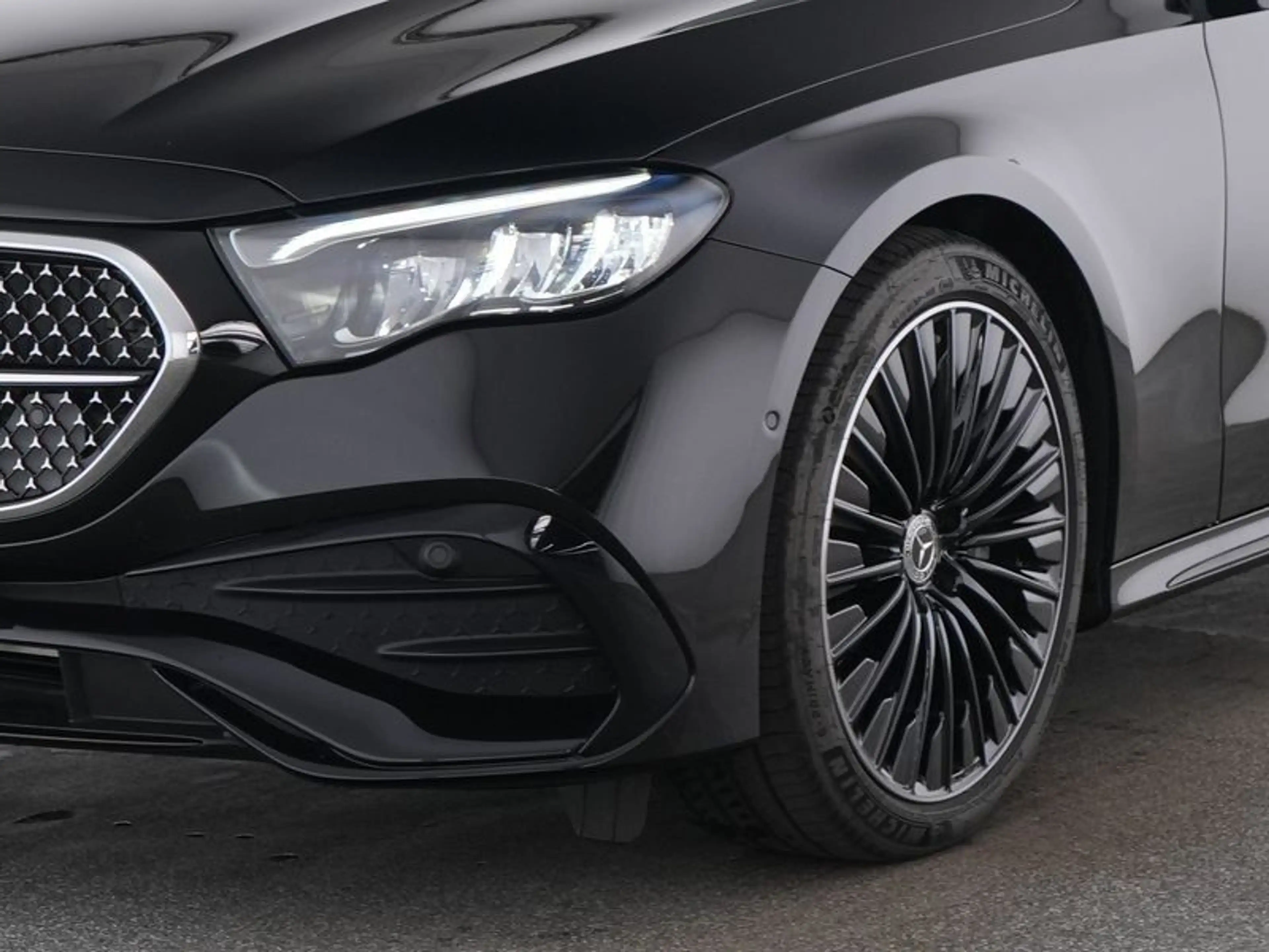 Mercedes-Benz E 220 d AMG Advanced/Pano/20"/360-Kamera/Night — photo 2