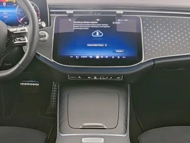 Mercedes-Benz E-Class view 8