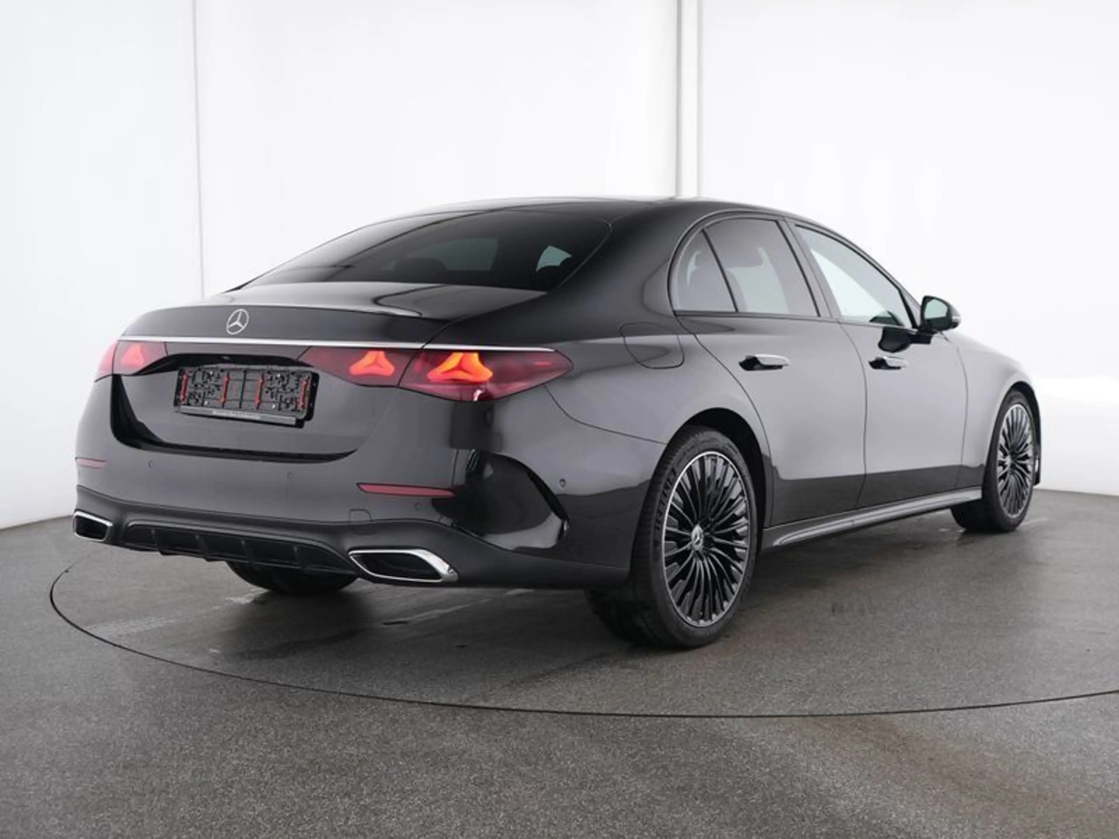 Mercedes-Benz E 220 d AMG Advanced/Pano/20"/360-Kamera/Night — photo 3