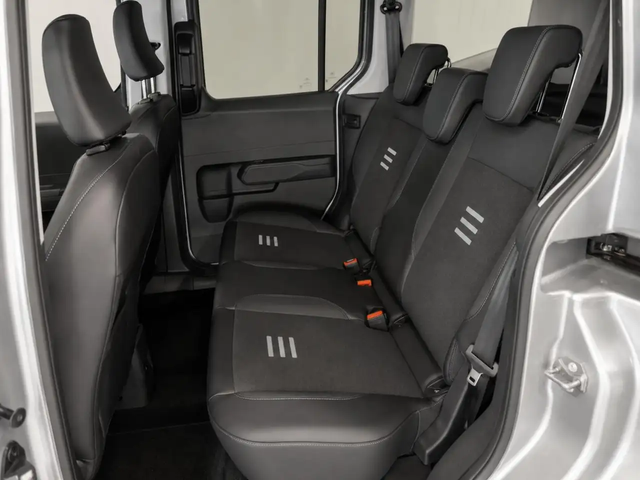 Ford Tourneo Courier 2026 — фото 11
