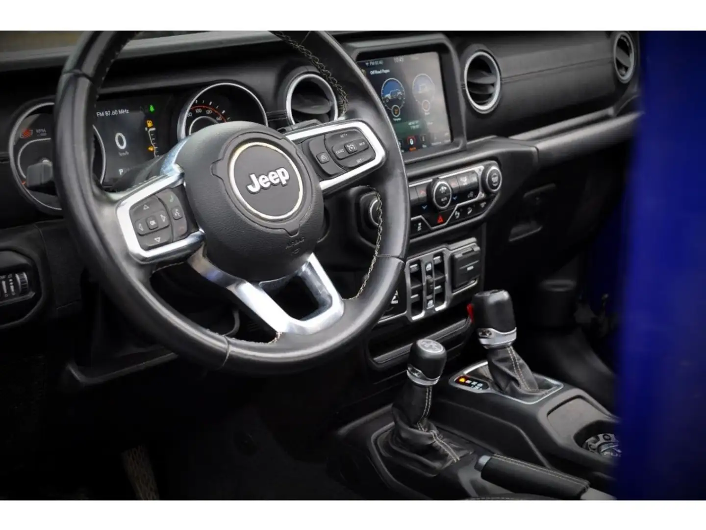 Jeep Wrangler 2.0i T - 272 - BVA 4x4 - 2019 - Preparation Off-Road INDIANCARS Blau - 2