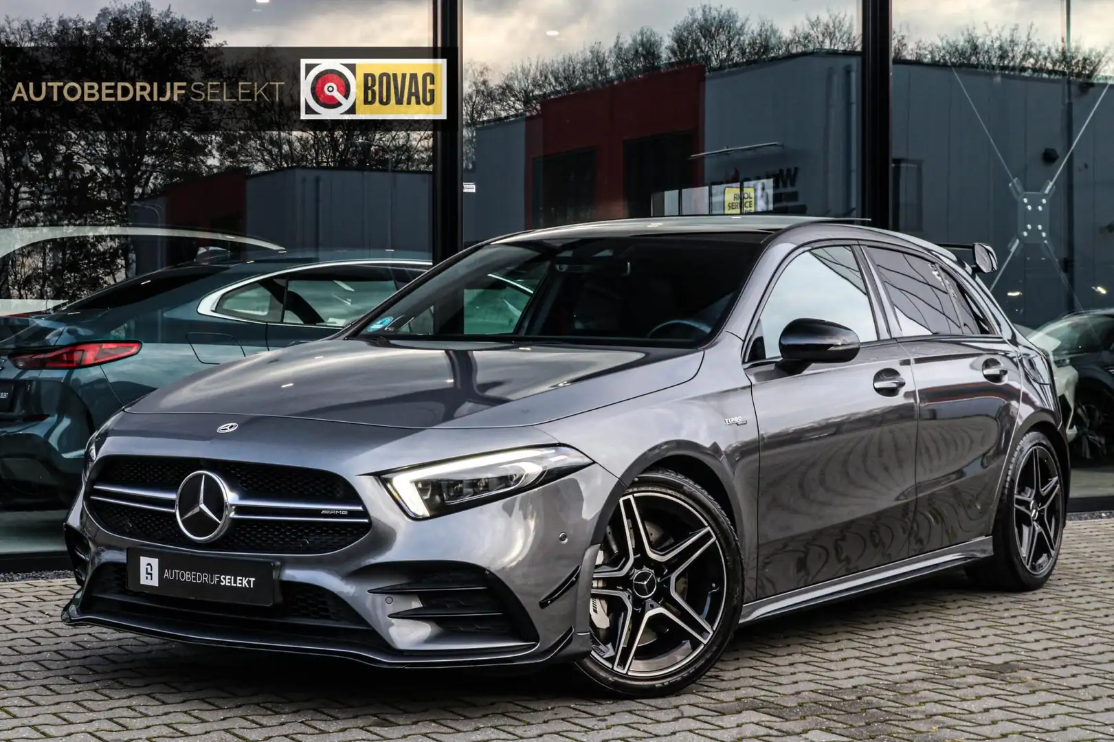 Mercedes-Benz A 35 AMG 4MATIC - PANO - BURMESTER - DEALER ONDERHOUDEN - A Grijs - 1