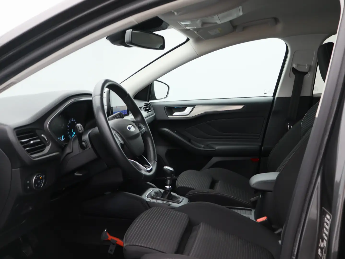 Ford Focus Wagon 1.5 EcoBoost Titanium Business/ lage km! Grijs - 2