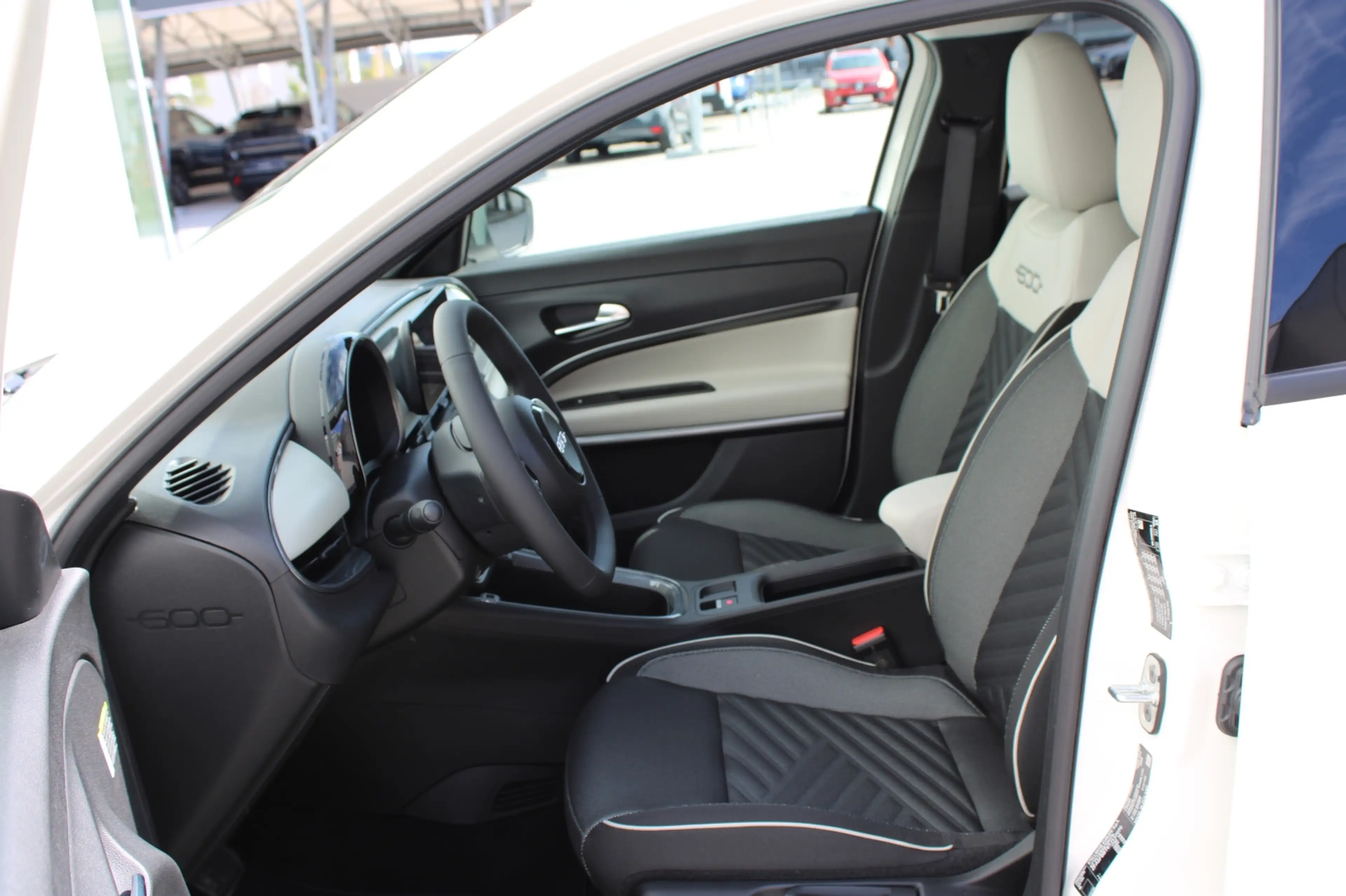 Fiat 600 600 LaPrima Hybrid 110PS — photo 8