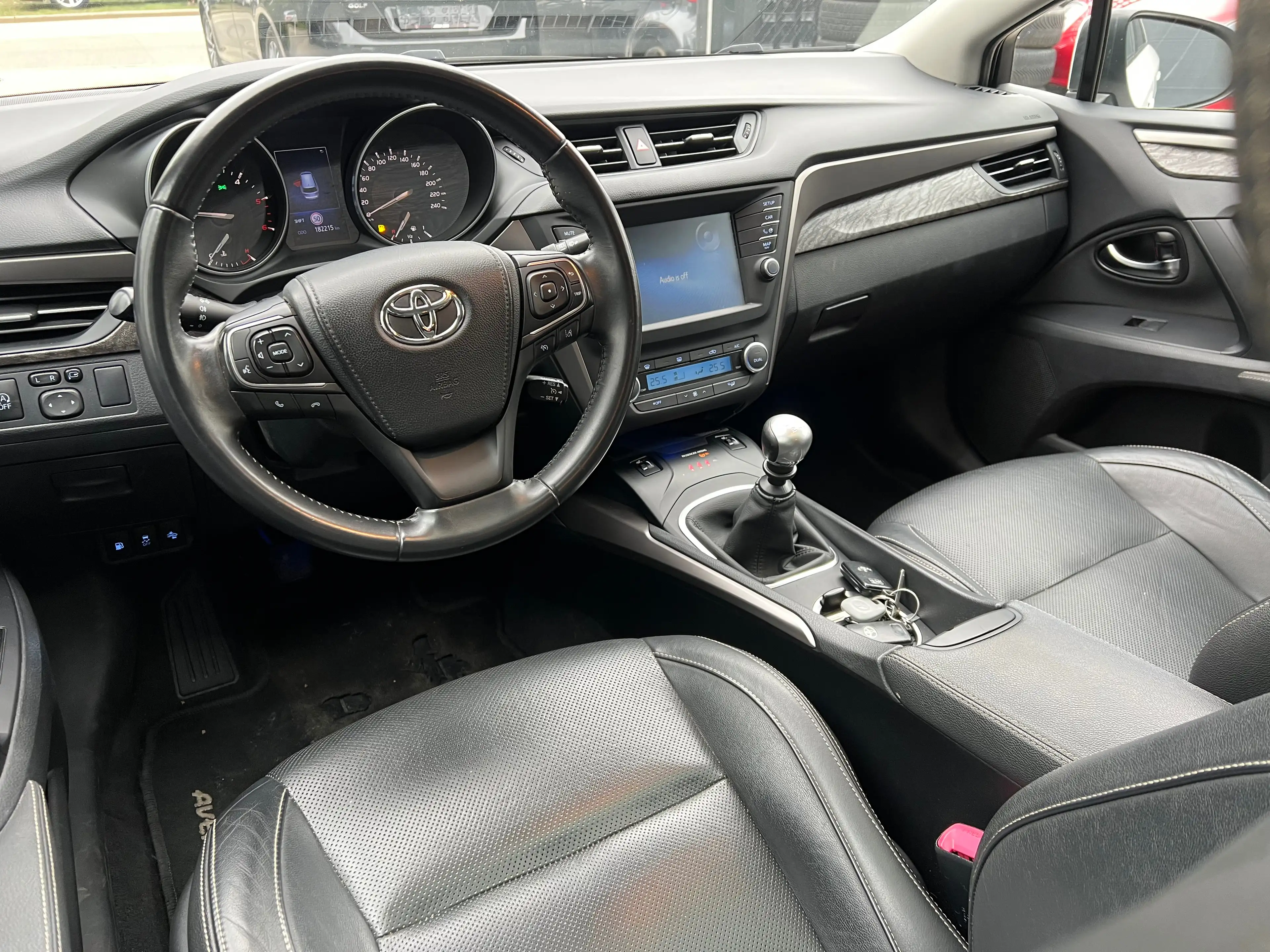 Toyota Avensis SW 2.0 D-4D Premium Camera Xenon Navi EURO6B — photo 13