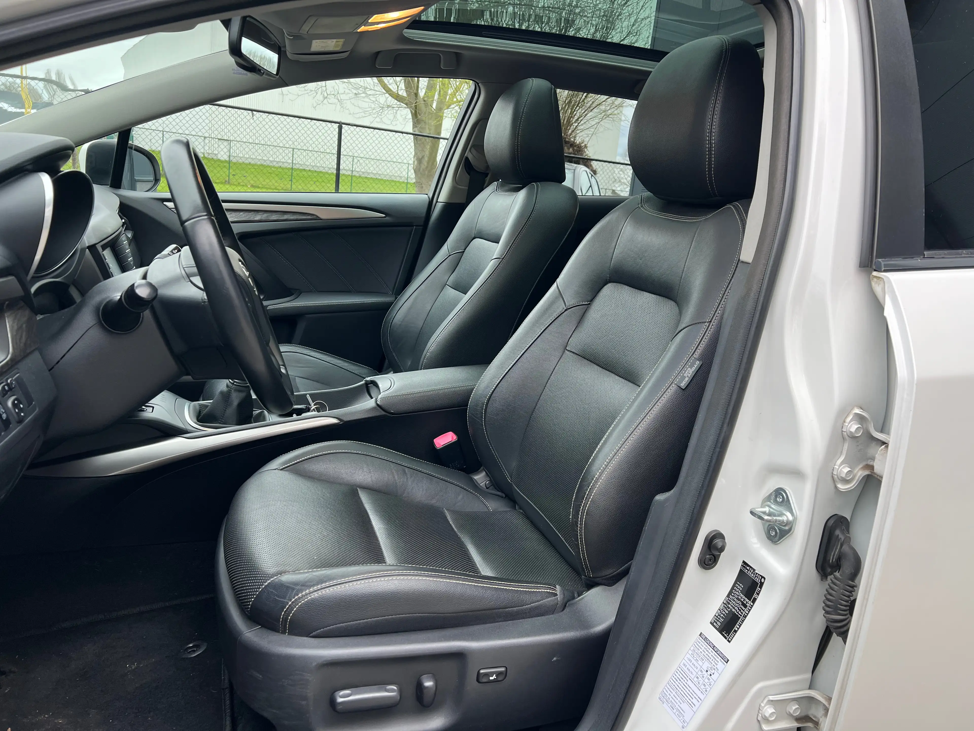 Toyota Avensis SW 2.0 D-4D Premium Camera Xenon Navi EURO6B — photo 12