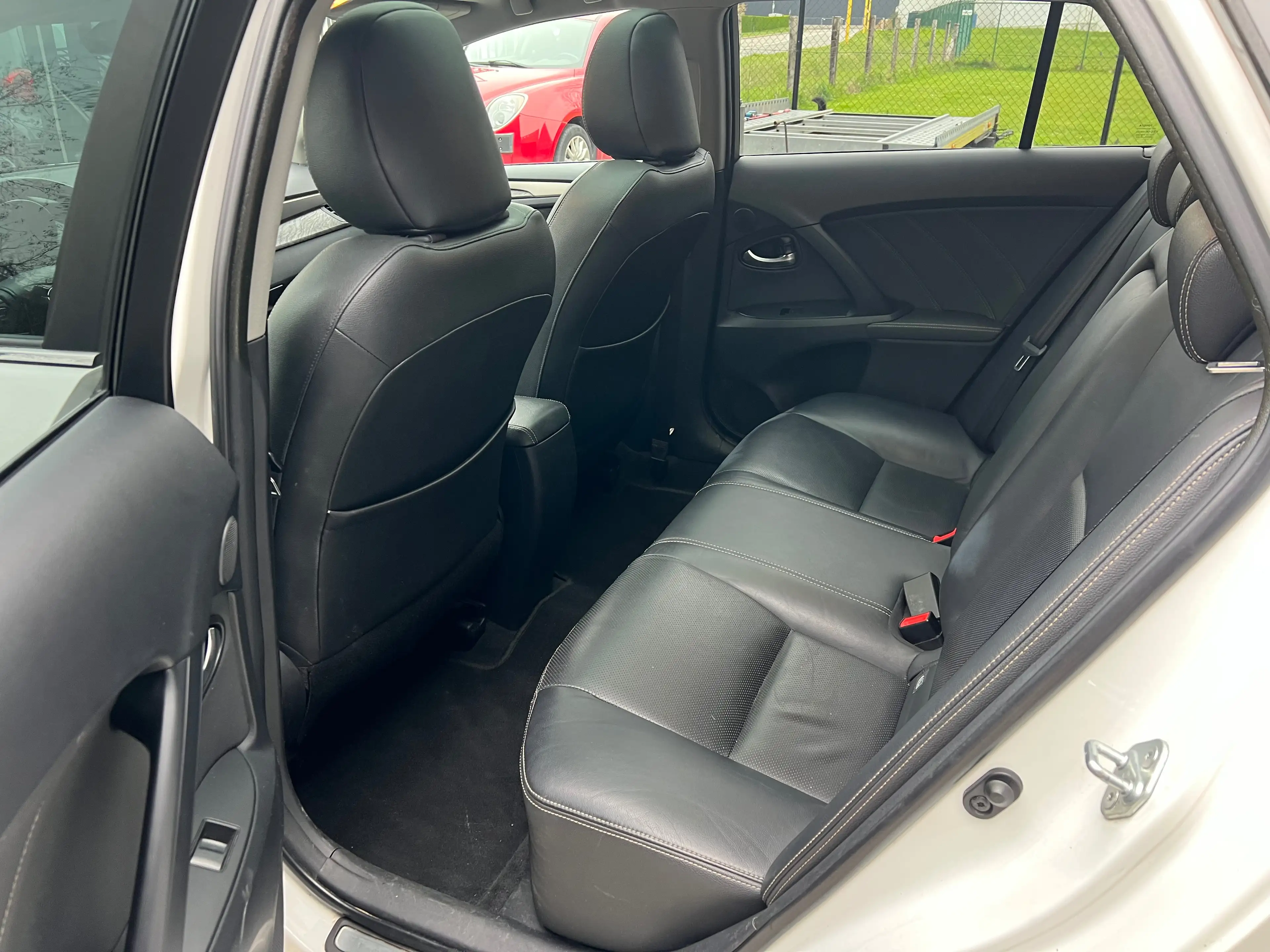 Toyota Avensis SW 2.0 D-4D Premium Camera Xenon Navi EURO6B — photo 11