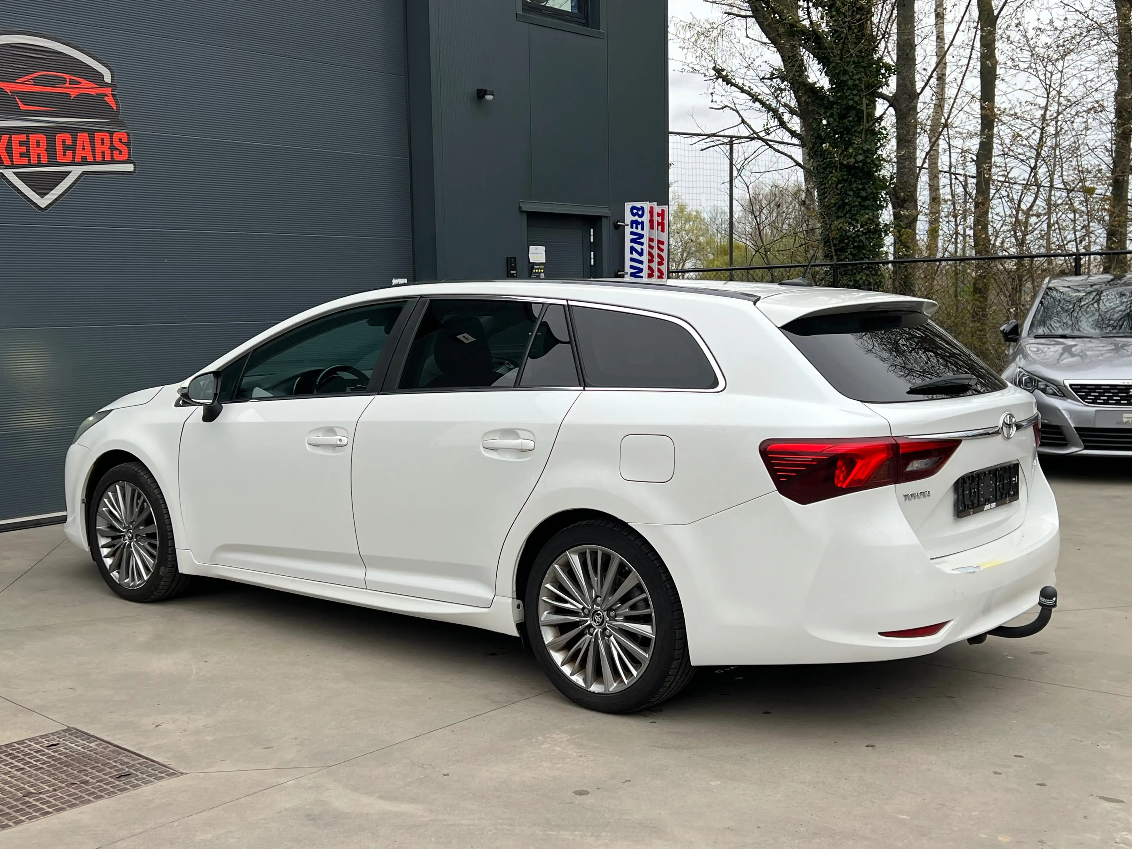 Toyota Avensis SW 2.0 D-4D Premium Camera Xenon Navi EURO6B — photo 3