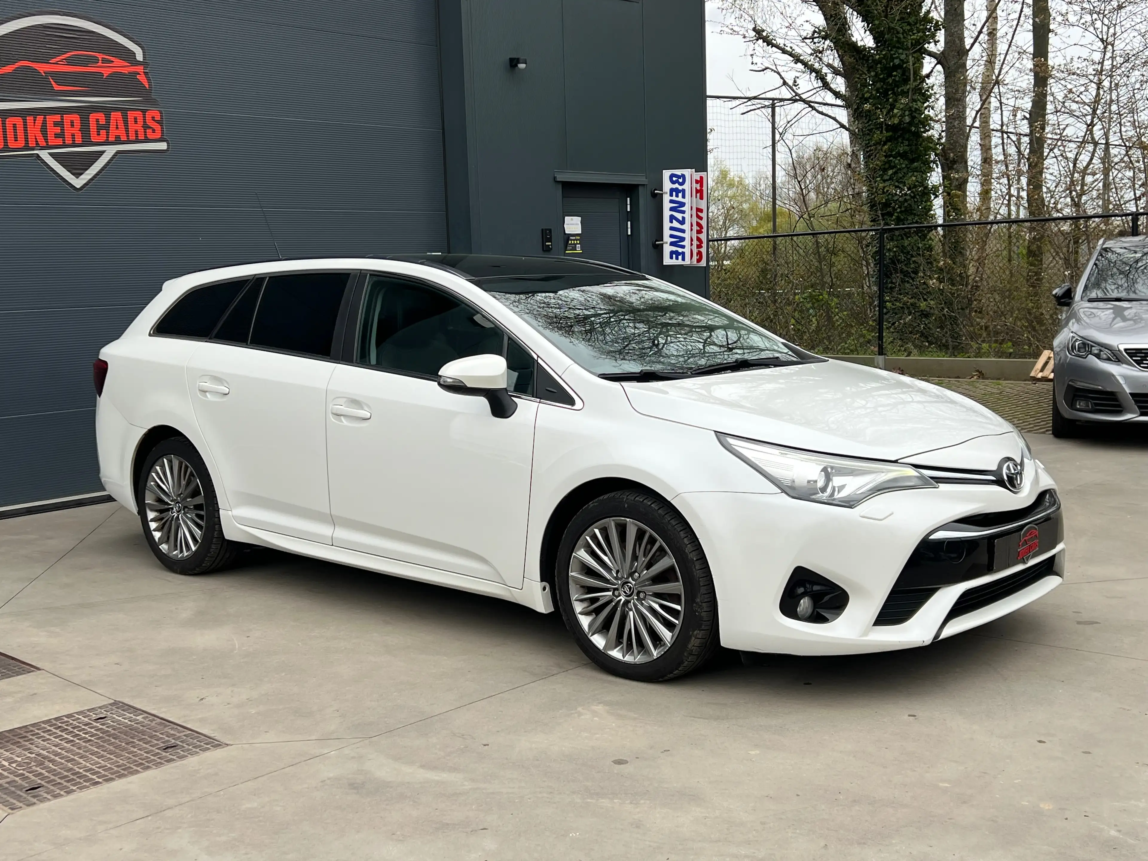 Toyota Avensis SW 2.0 D-4D Premium Camera Xenon Navi EURO6B — photo 6