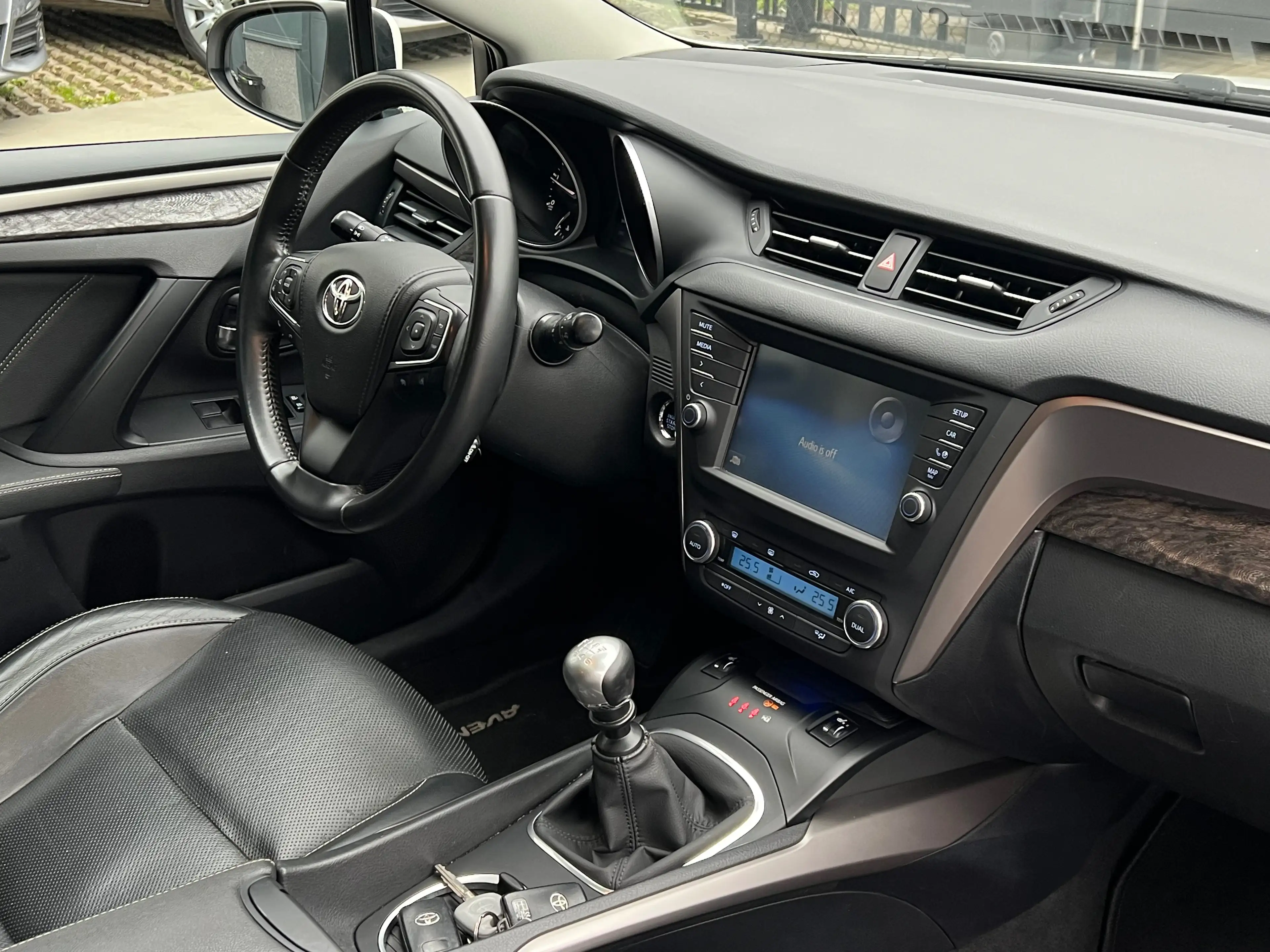 Toyota Avensis SW 2.0 D-4D Premium Camera Xenon Navi EURO6B — photo 14