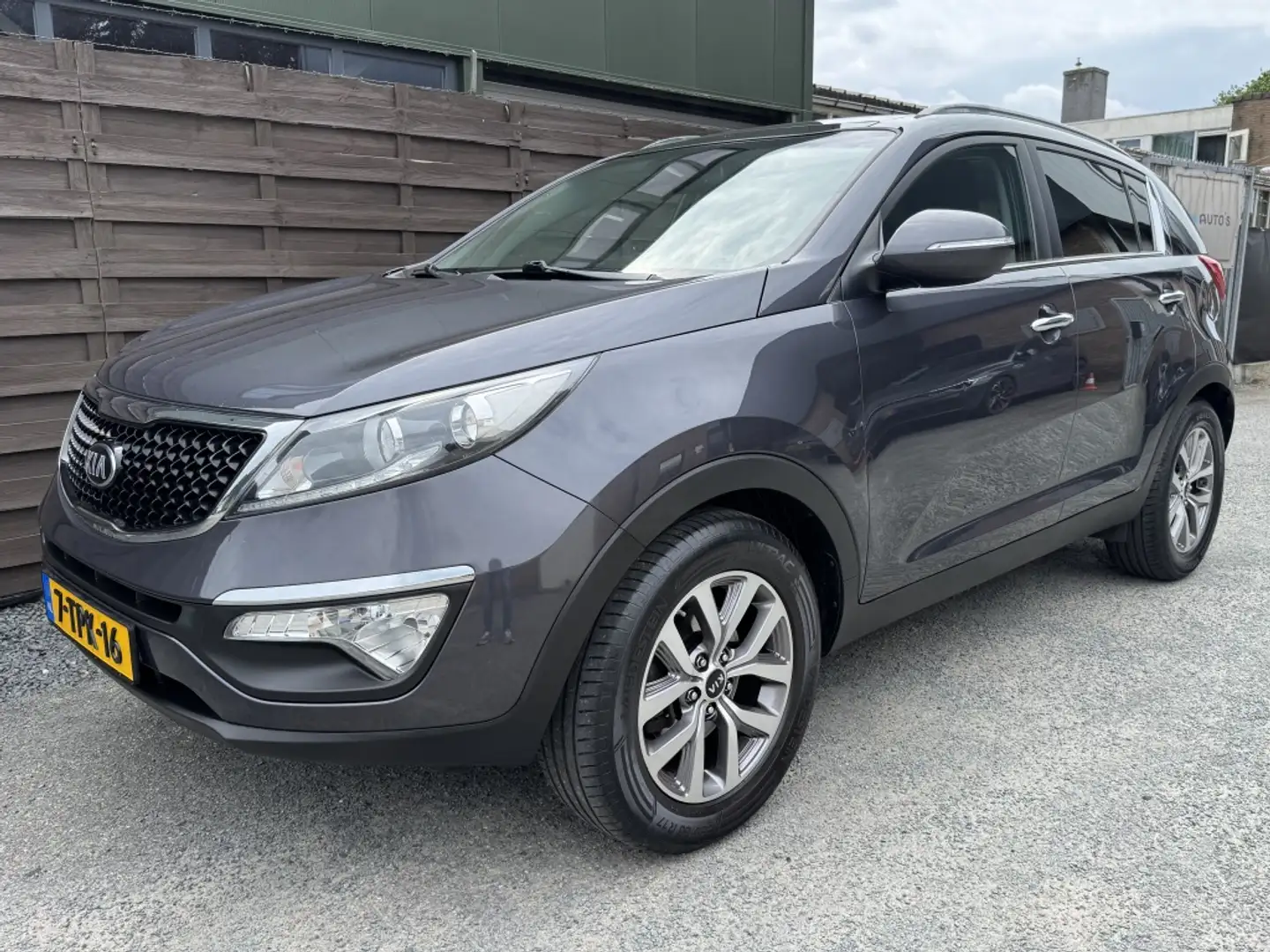 Kia Sportage 1.6 GDI Businessline Plus / Pano / Navi / Camera / Grijs - 2