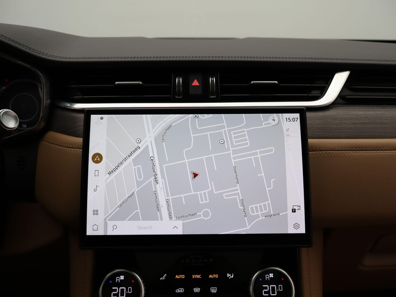 Jaguar F-Pace 2.0 P400e PHEV Limited Edition R-Dynamic SE — photo 9