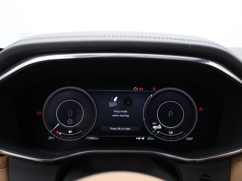 Jaguar F-Pace 2.0 P400e PHEV Limited Edition R-Dynamic SE — photo 8