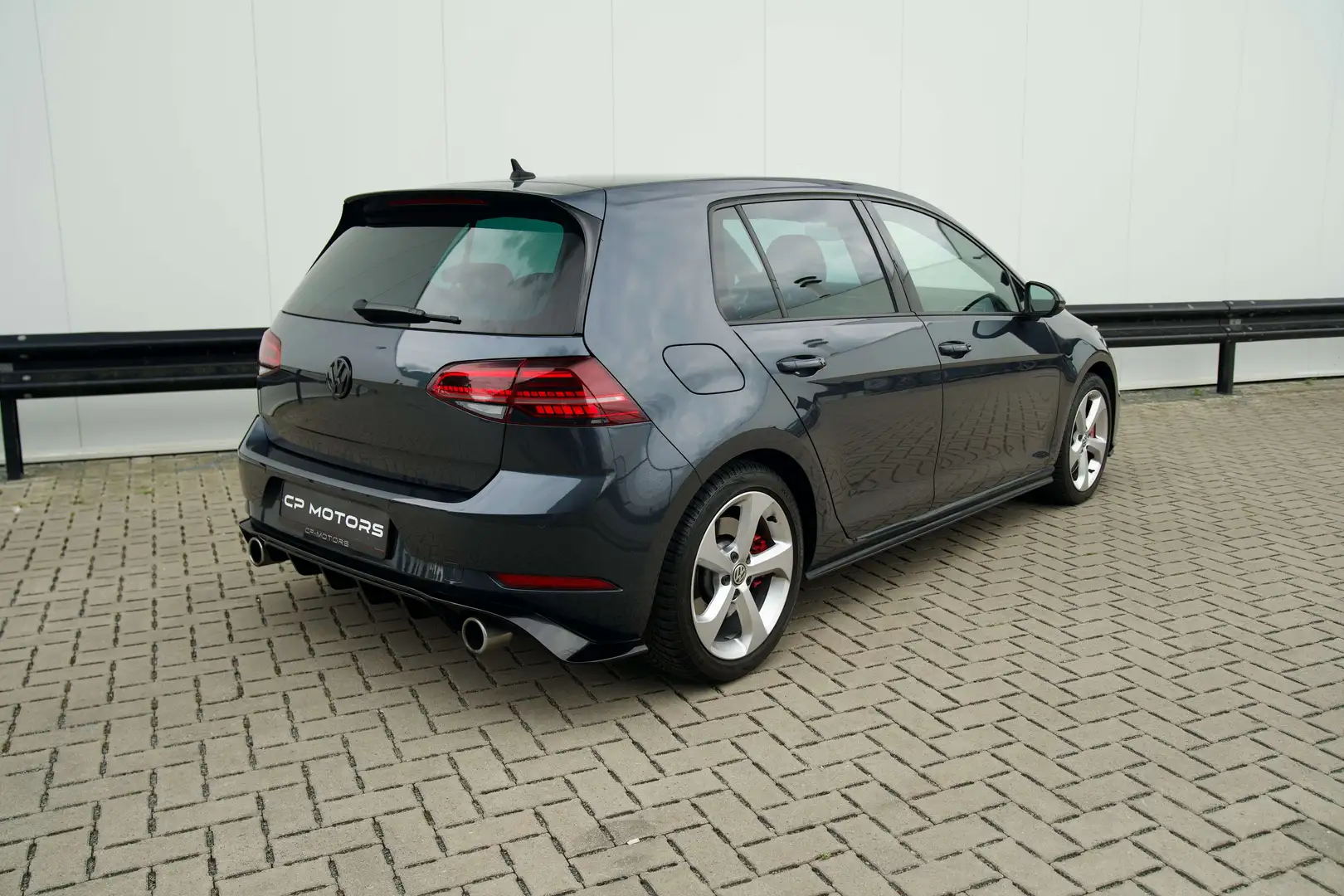 Volkswagen Golf GTI 7.5  PERFORMANCE  ACC  245 PK  TOP Grijs - 2