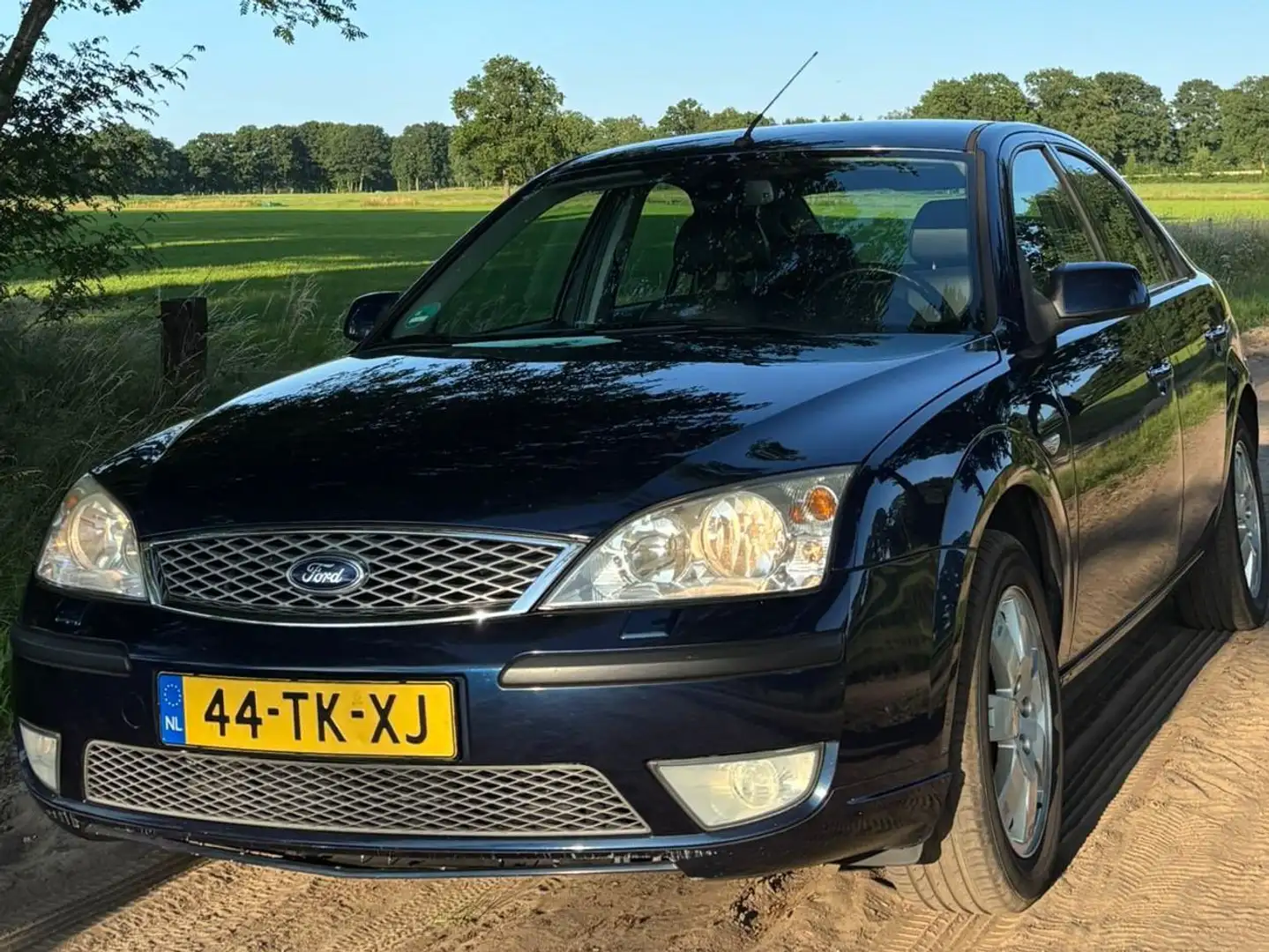Ford Mondeo Mondeo 1.8-16V Platinum Nieuwe APK Blauw - 1